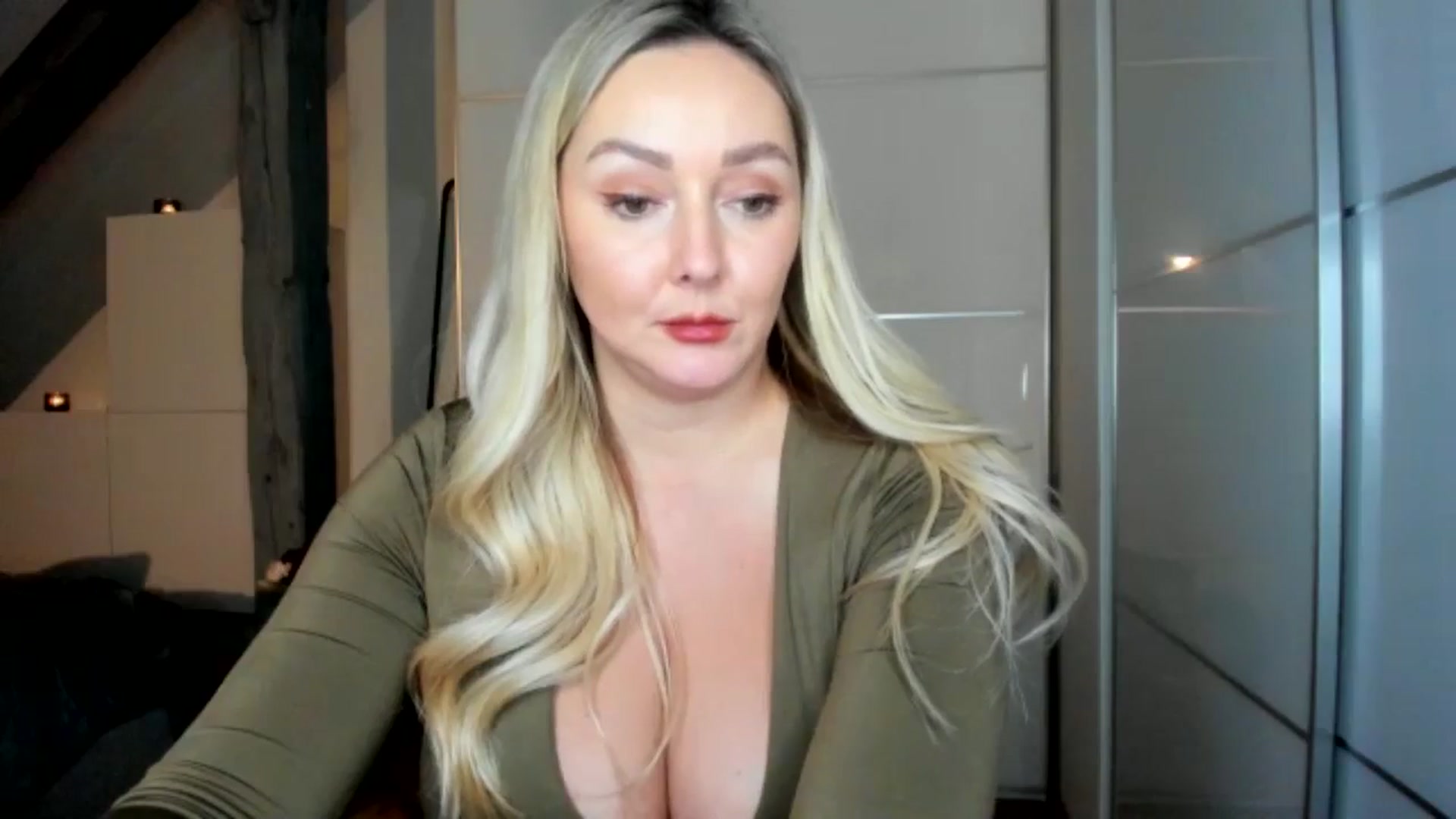 Gallery image thumbnail from Mi_Ha's myfreecams stream on, 11/25/2025, 08:23 image 2 of 20