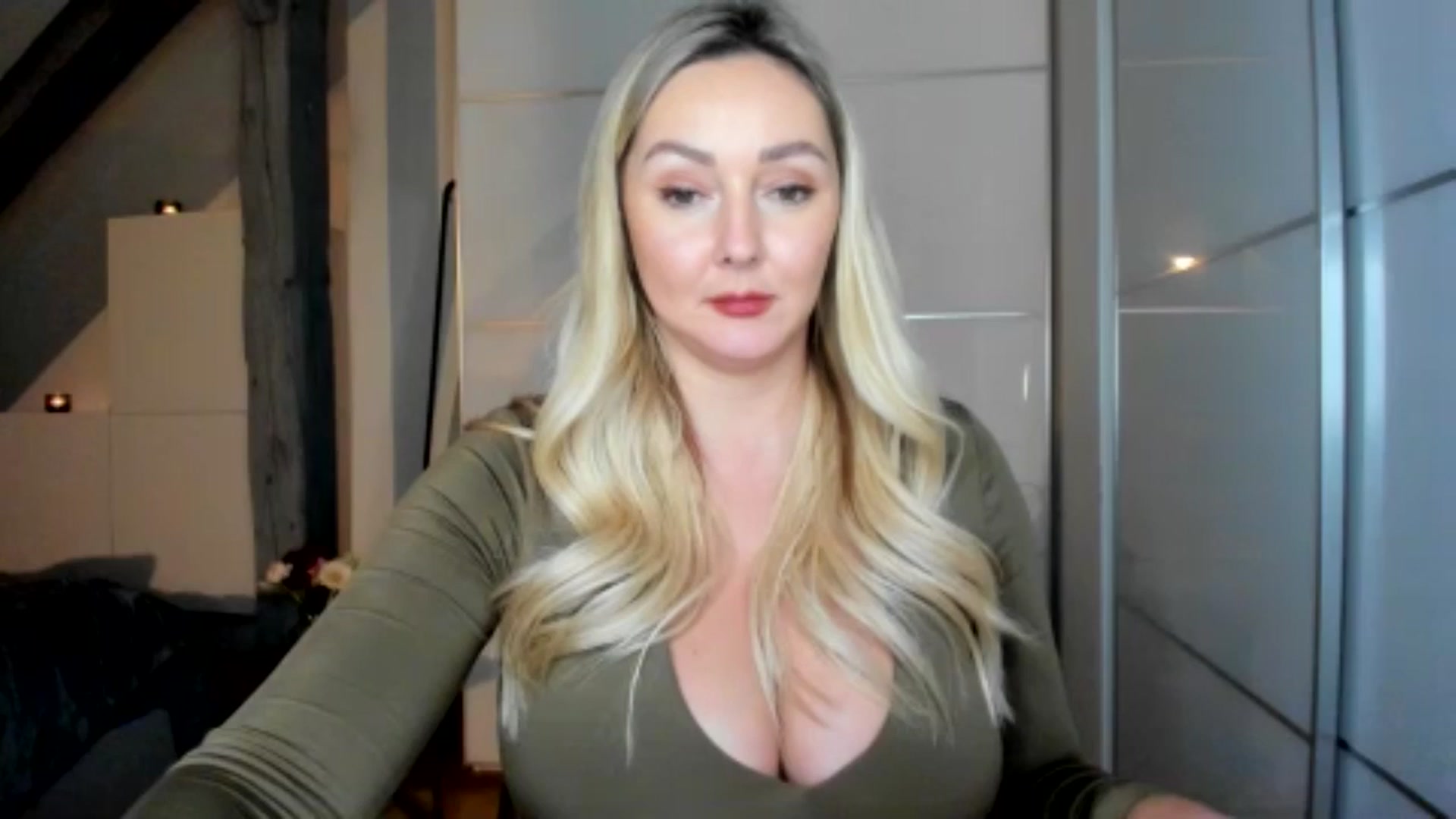 Gallery image thumbnail from Mi_Ha's myfreecams stream on, 11/25/2025, 08:23 image 1 of 20