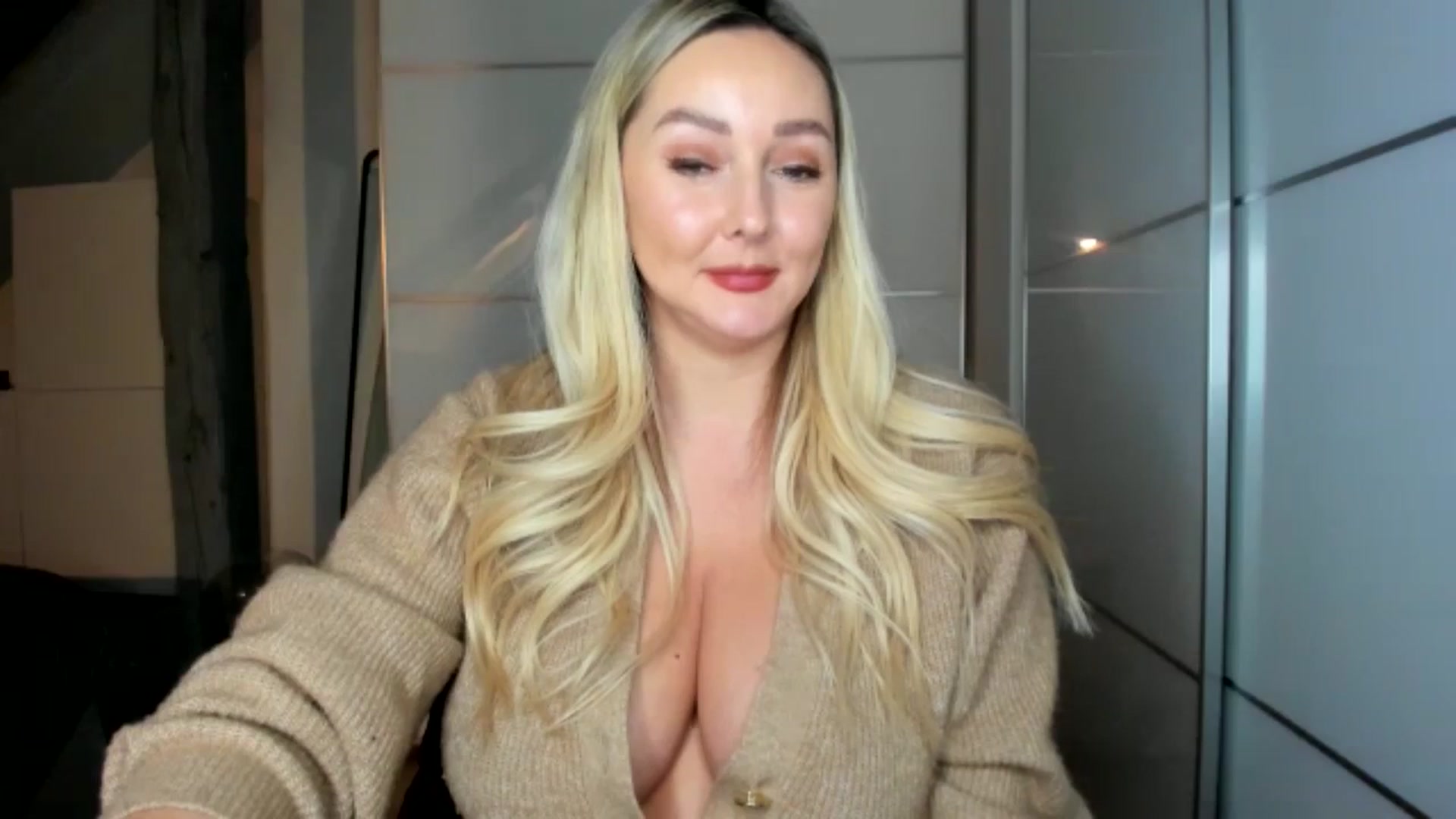 Gallery image thumbnail from Mi_Ha's myfreecams stream on, 11/27/2025, 22:29 image 11 of 20
