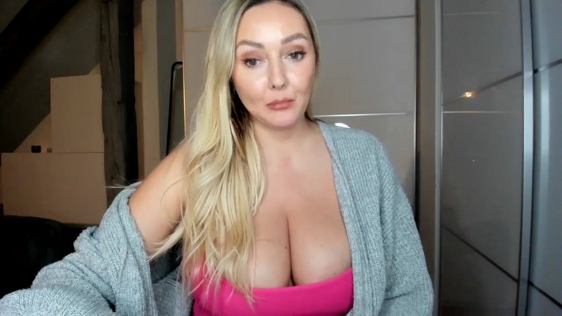 Gallery image thumbnail from Mi_Ha's myfreecams stream on, 11/28/2025, 17:33 image 14 of 20