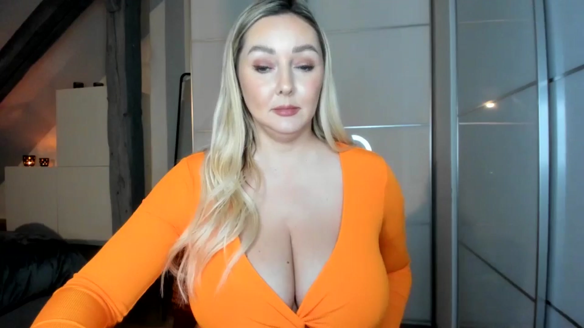 Gallery image thumbnail from Mi_Ha's myfreecams stream on, 11/29/2025, 16:20 image 12 of 20