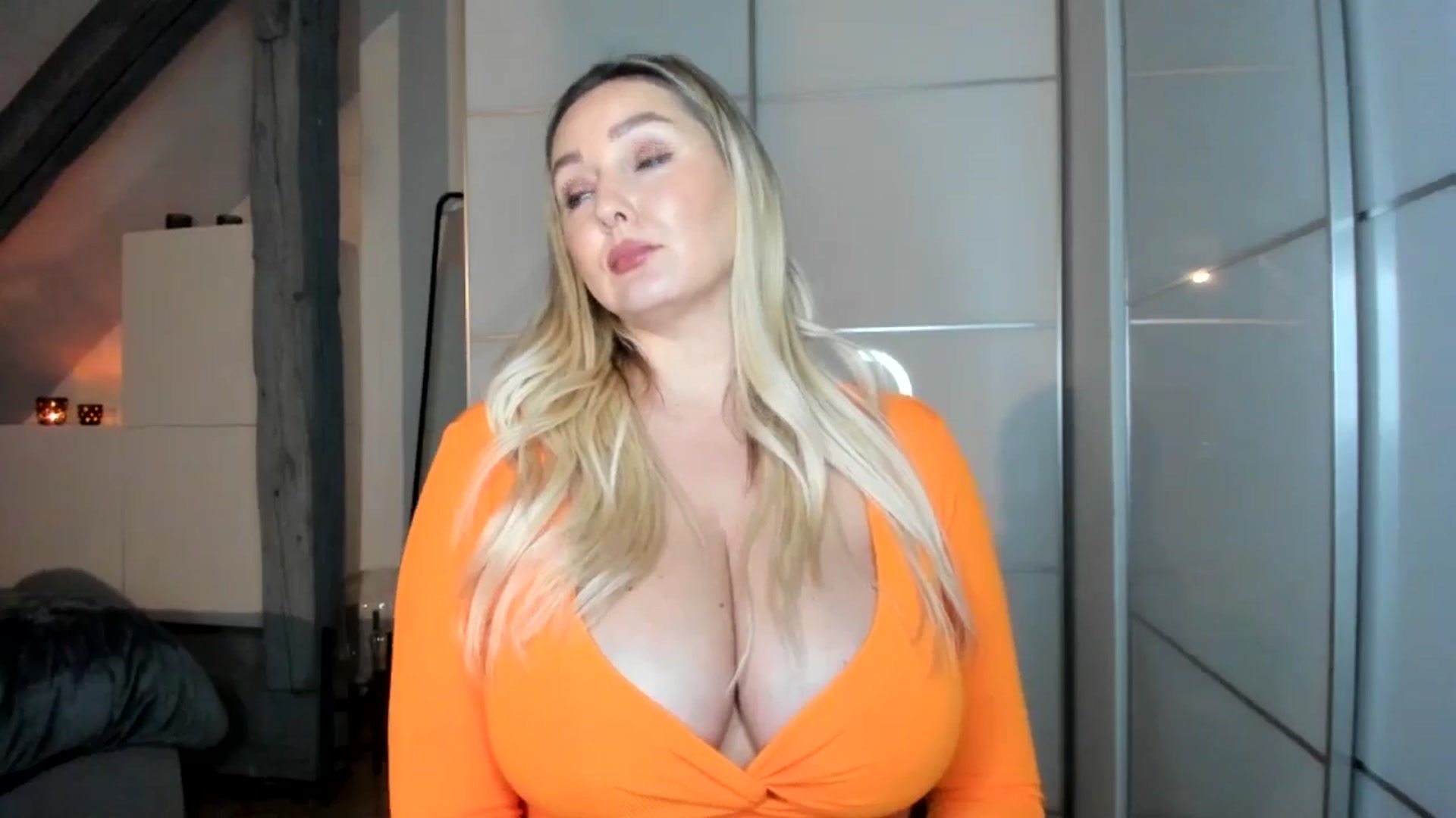 Gallery image thumbnail from Mi_Ha's myfreecams stream on, 11/29/2025, 16:52 image 2 of 20