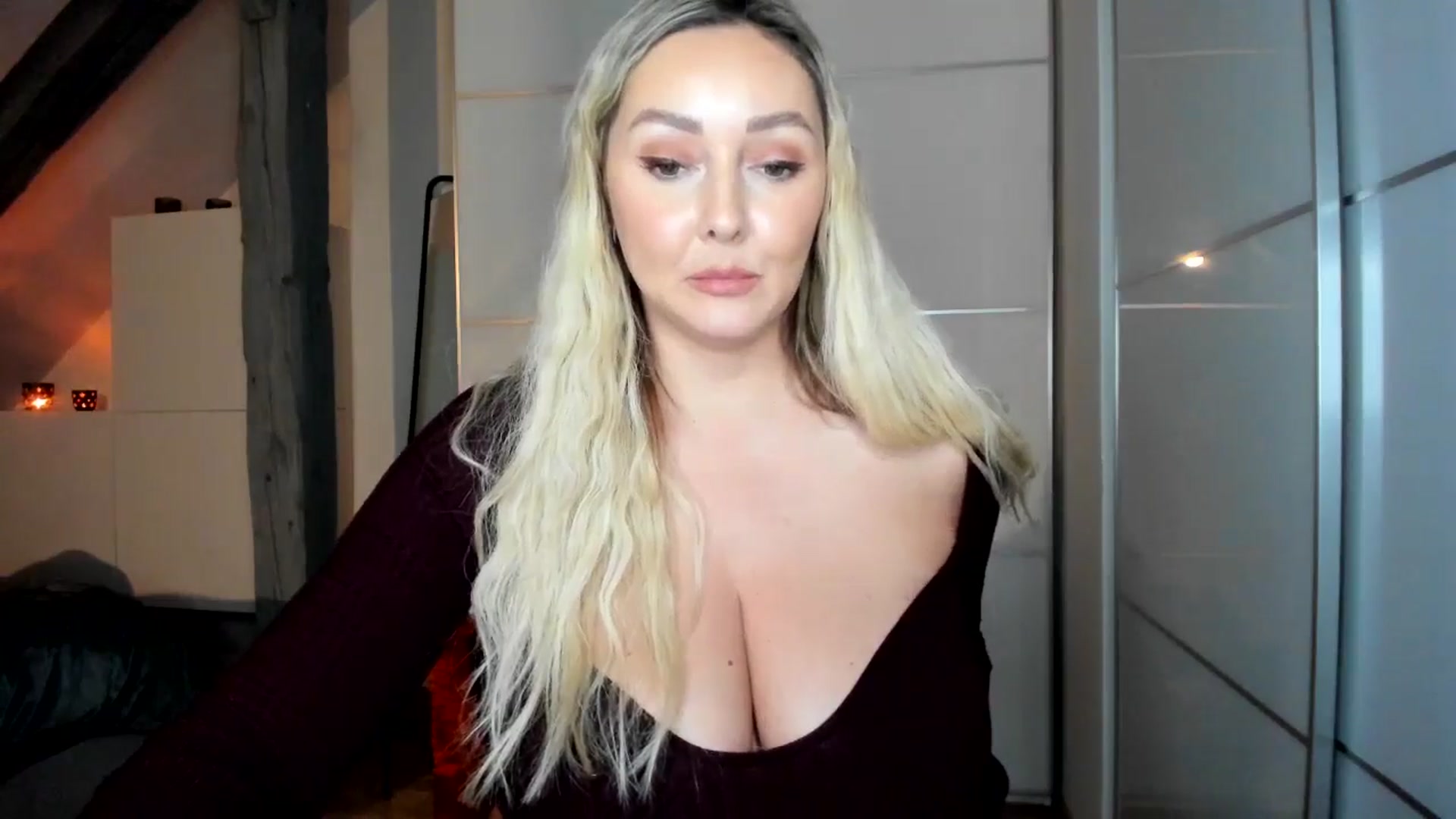 Gallery image thumbnail from Mi_Ha's myfreecams stream on, 11/30/2025, 16:31 image 17 of 20
