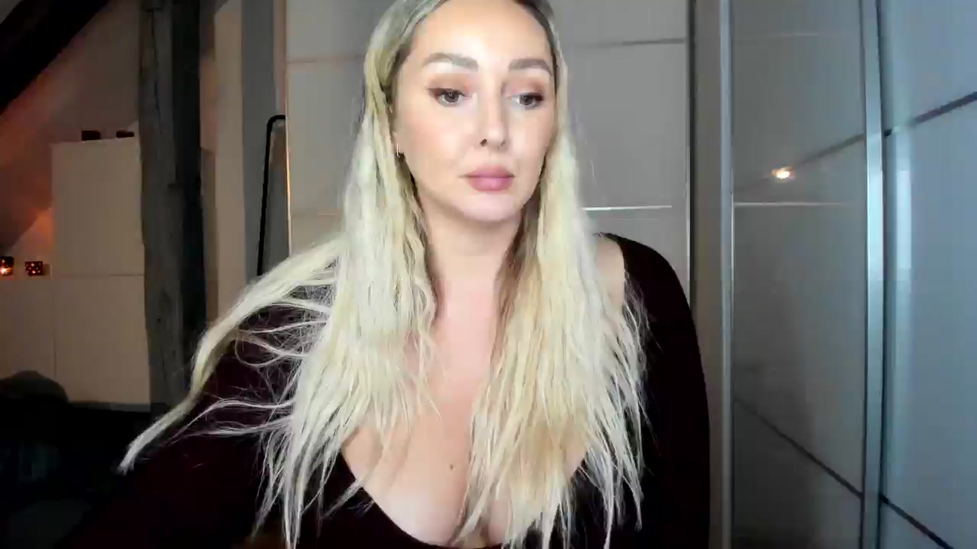 Gallery image thumbnail from Mi_Ha's myfreecams stream on, 11/30/2025, 17:14 image 9 of 20
