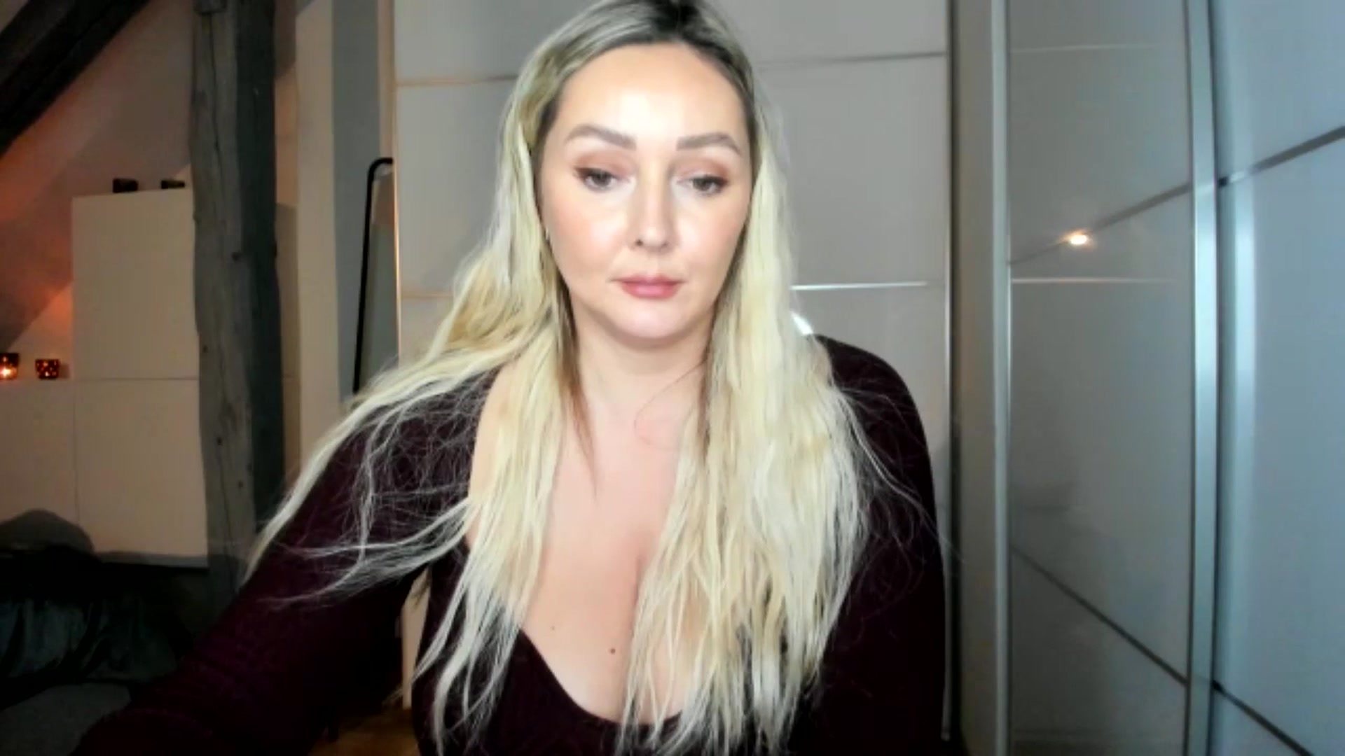 Gallery image thumbnail from Mi_Ha's myfreecams stream on, 11/30/2025, 17:14 image 6 of 20