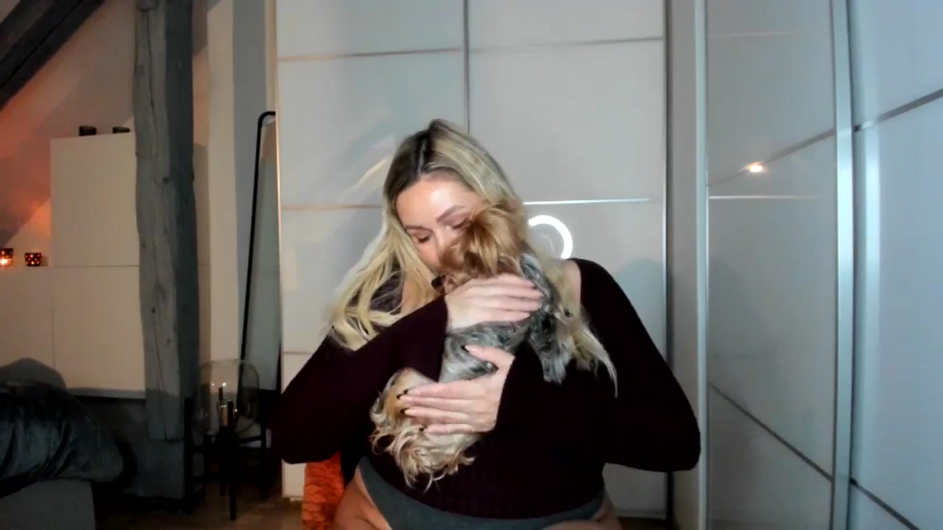 Gallery image thumbnail from Mi_Ha's myfreecams stream on, 11/30/2025, 17:14 image 7 of 20