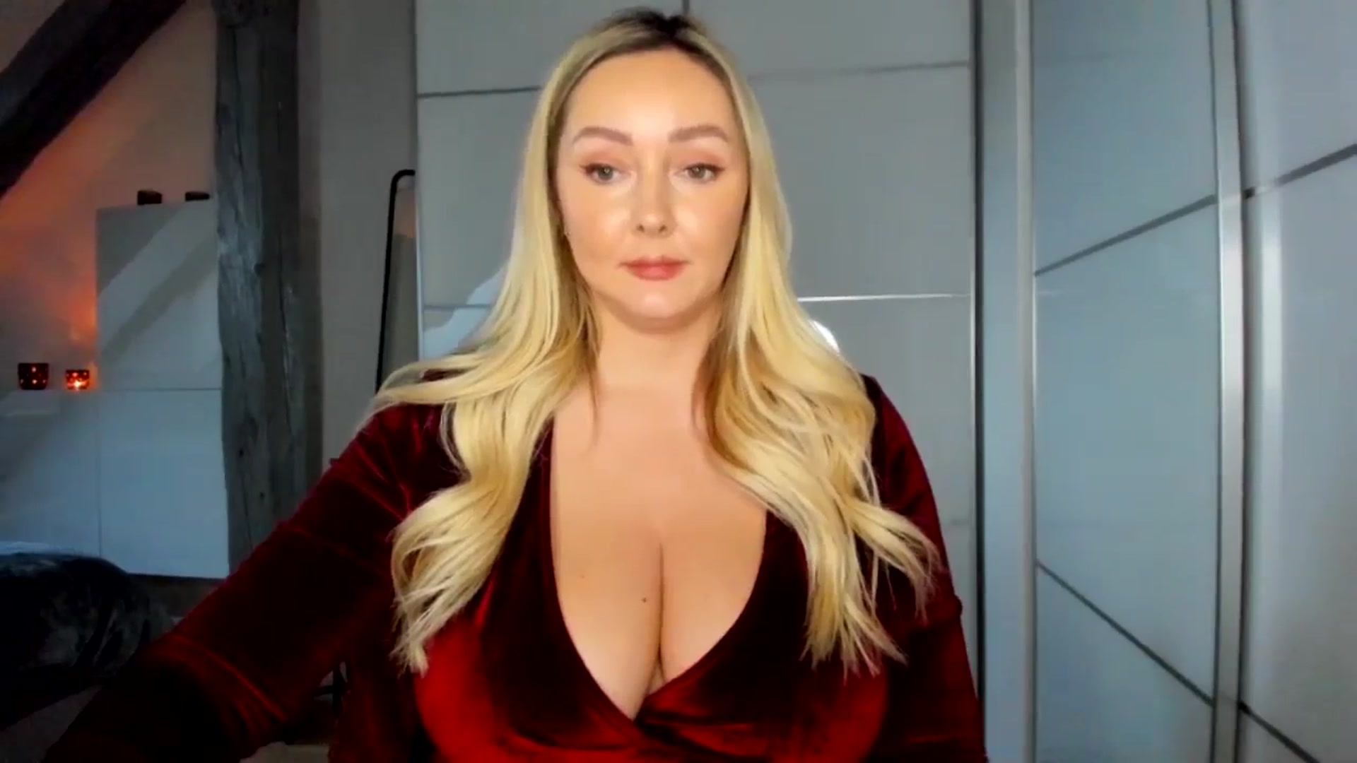 Gallery image thumbnail from Mi_Ha's myfreecams stream on, 12/01/2025, 15:39 image 9 of 20