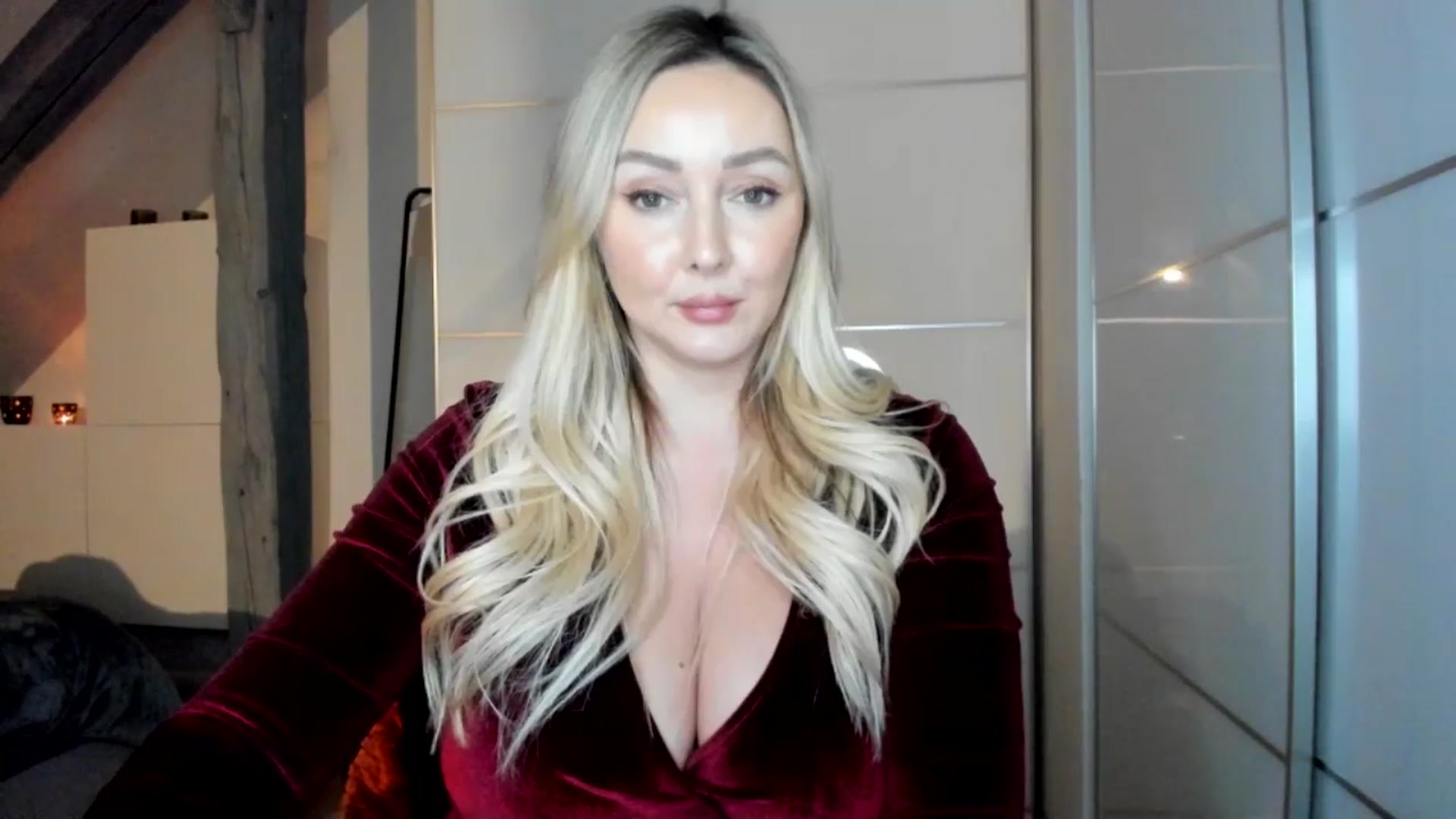 Gallery image thumbnail from Mi_Ha's myfreecams stream on, 12/01/2025, 15:39 image 18 of 20