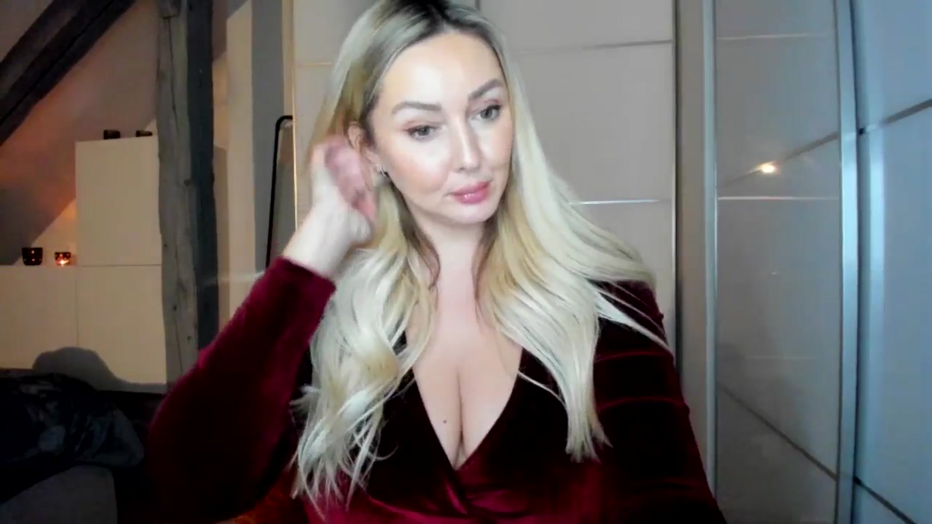 Gallery image thumbnail from Mi_Ha's myfreecams stream on, 12/01/2025, 17:03 image 6 of 20