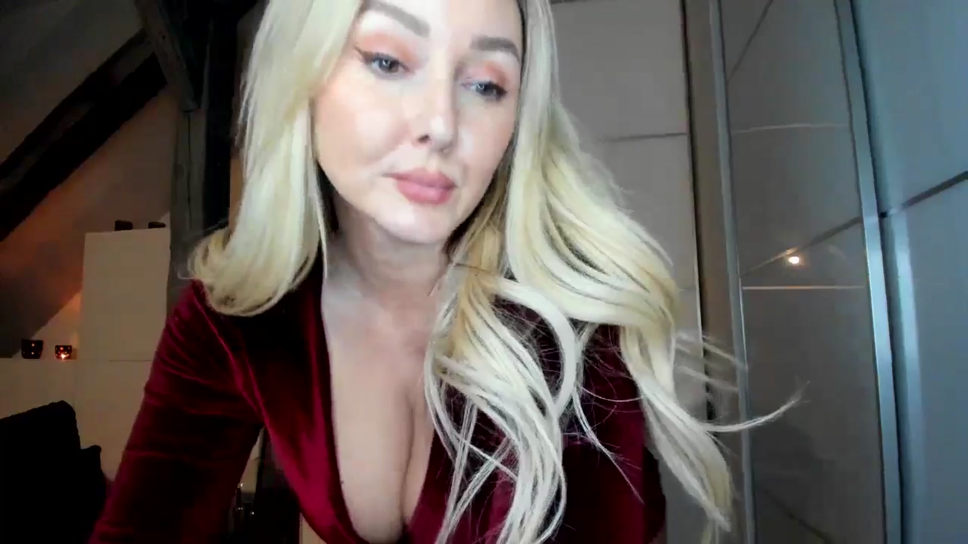 Gallery image thumbnail from Mi_Ha's myfreecams stream on, 12/01/2025, 17:03 image 13 of 20