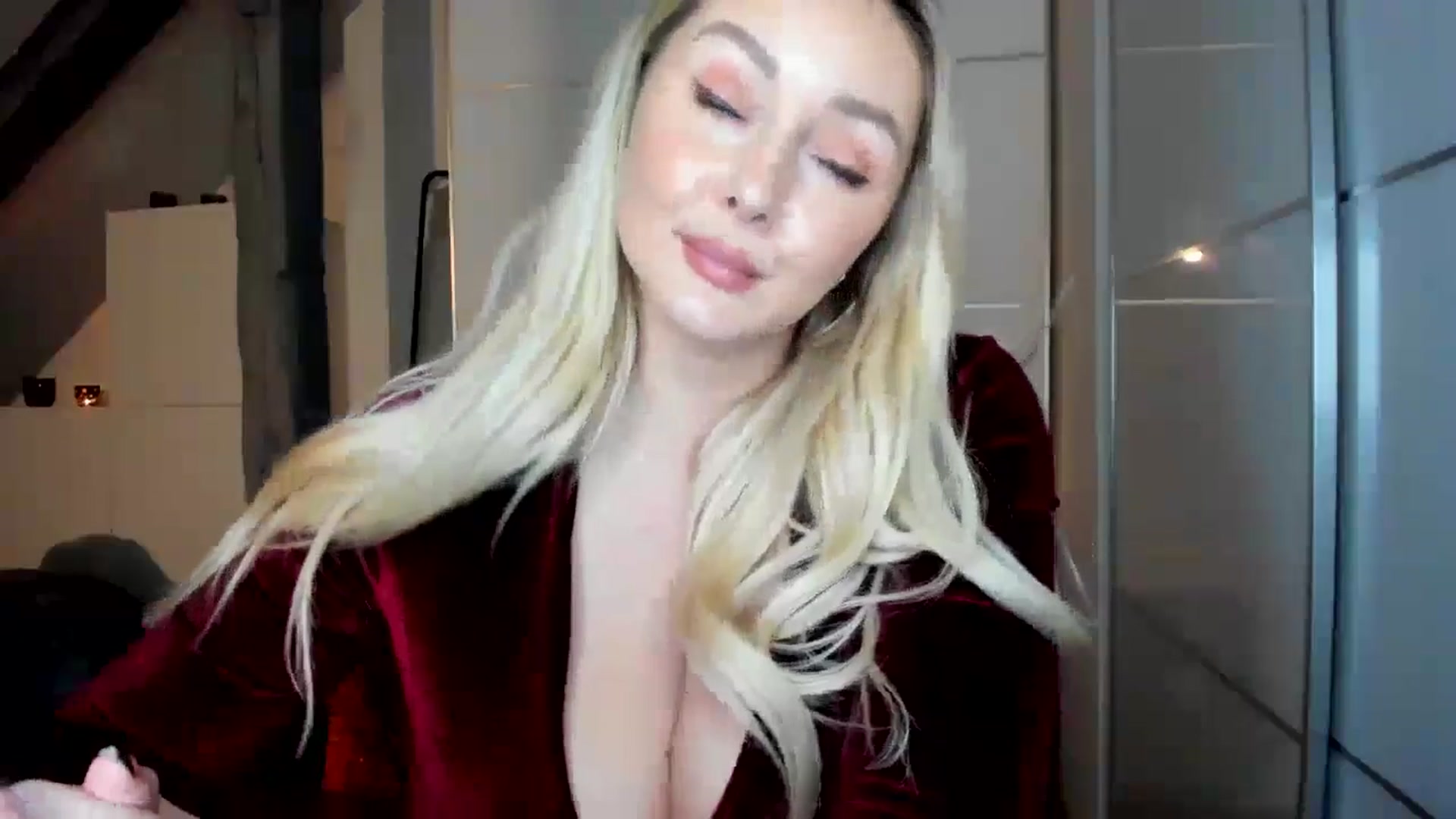 Gallery image thumbnail from Mi_Ha's myfreecams stream on, 12/01/2025, 17:03 image 18 of 20