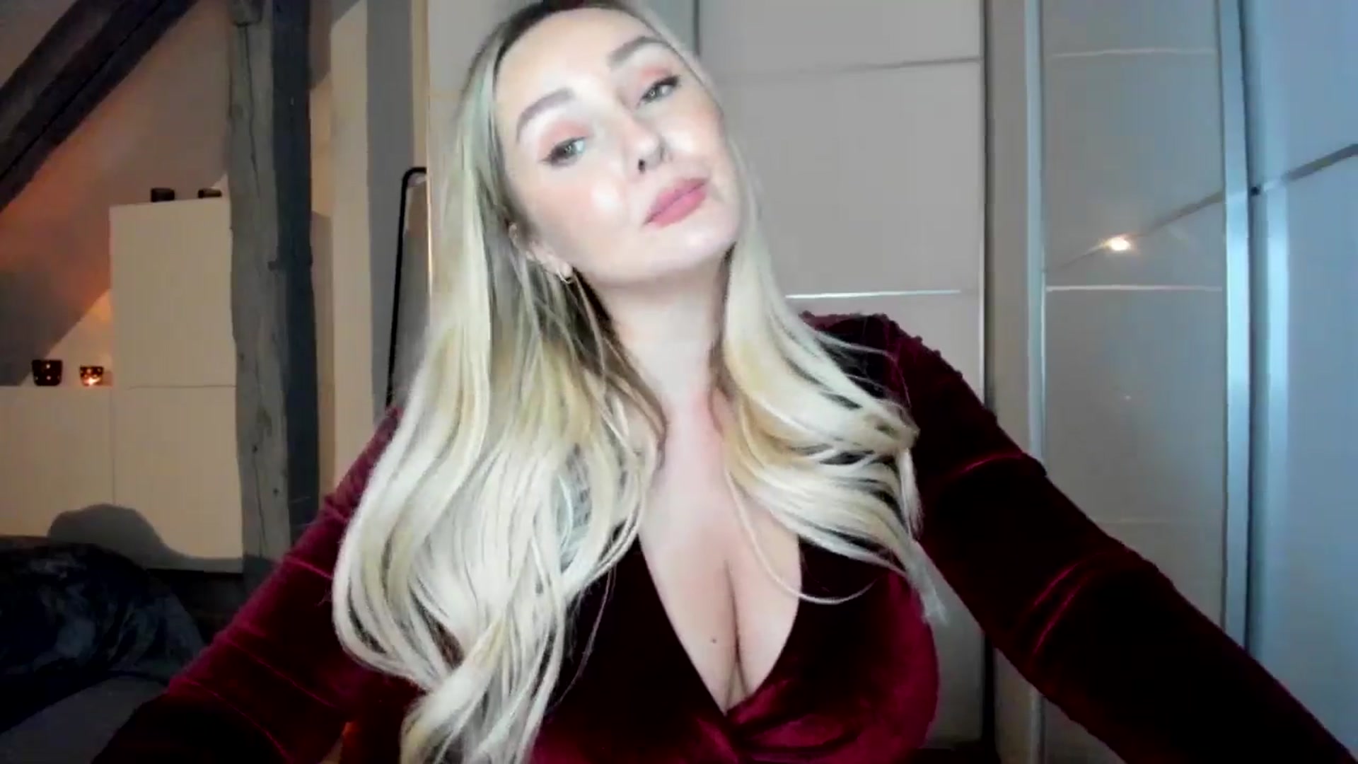 Gallery image thumbnail from Mi_Ha's myfreecams stream on, 12/01/2025, 17:03 image 8 of 20