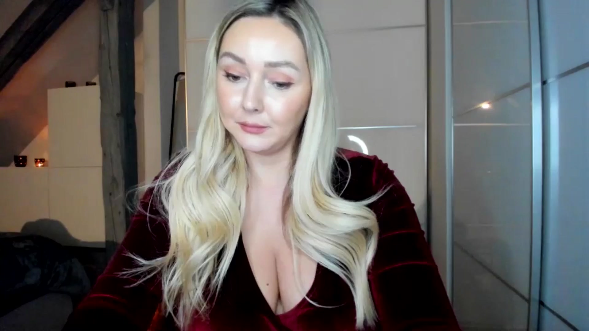 Gallery image thumbnail from Mi_Ha's myfreecams stream on, 12/01/2025, 17:03 image 4 of 20