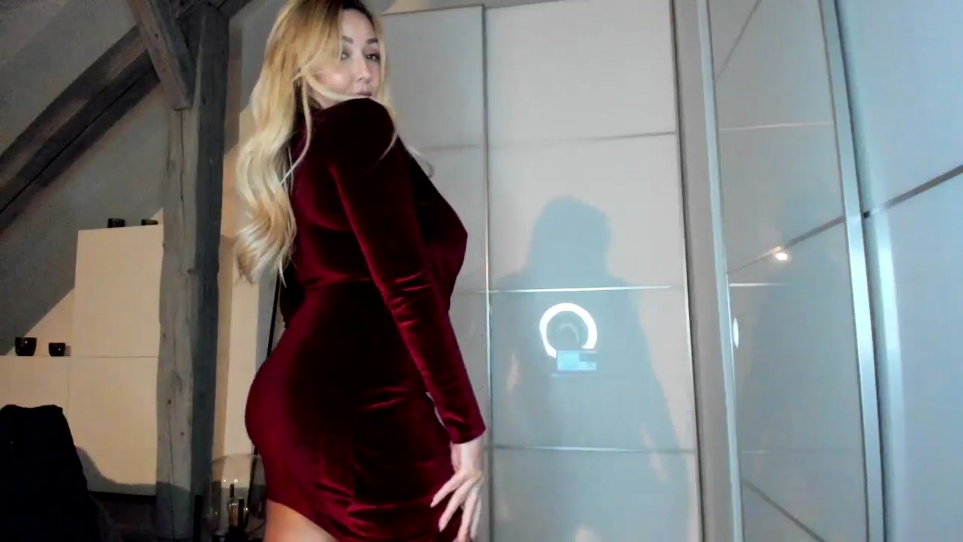 Gallery image thumbnail from Mi_Ha's myfreecams stream on, 12/01/2025, 17:46 image 8 of 20