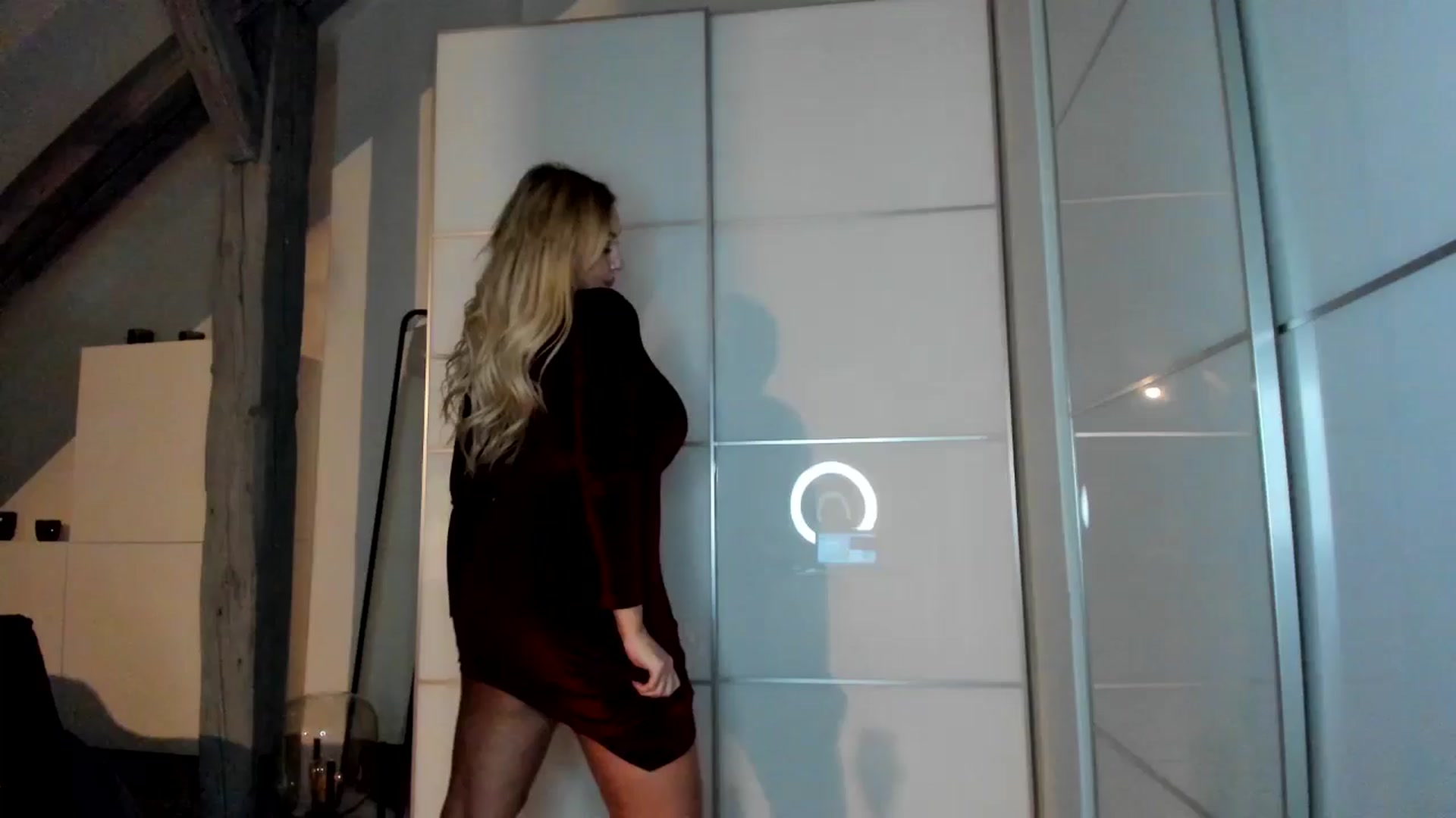 Gallery image thumbnail from Mi_Ha's myfreecams stream on, 12/01/2025, 17:46 image 18 of 20