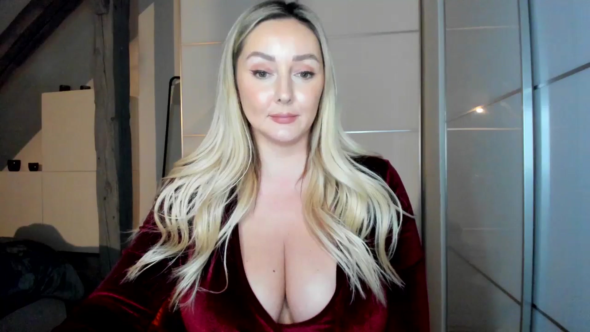 Gallery image thumbnail from Mi_Ha's myfreecams stream on, 12/01/2025, 17:46 image 3 of 20