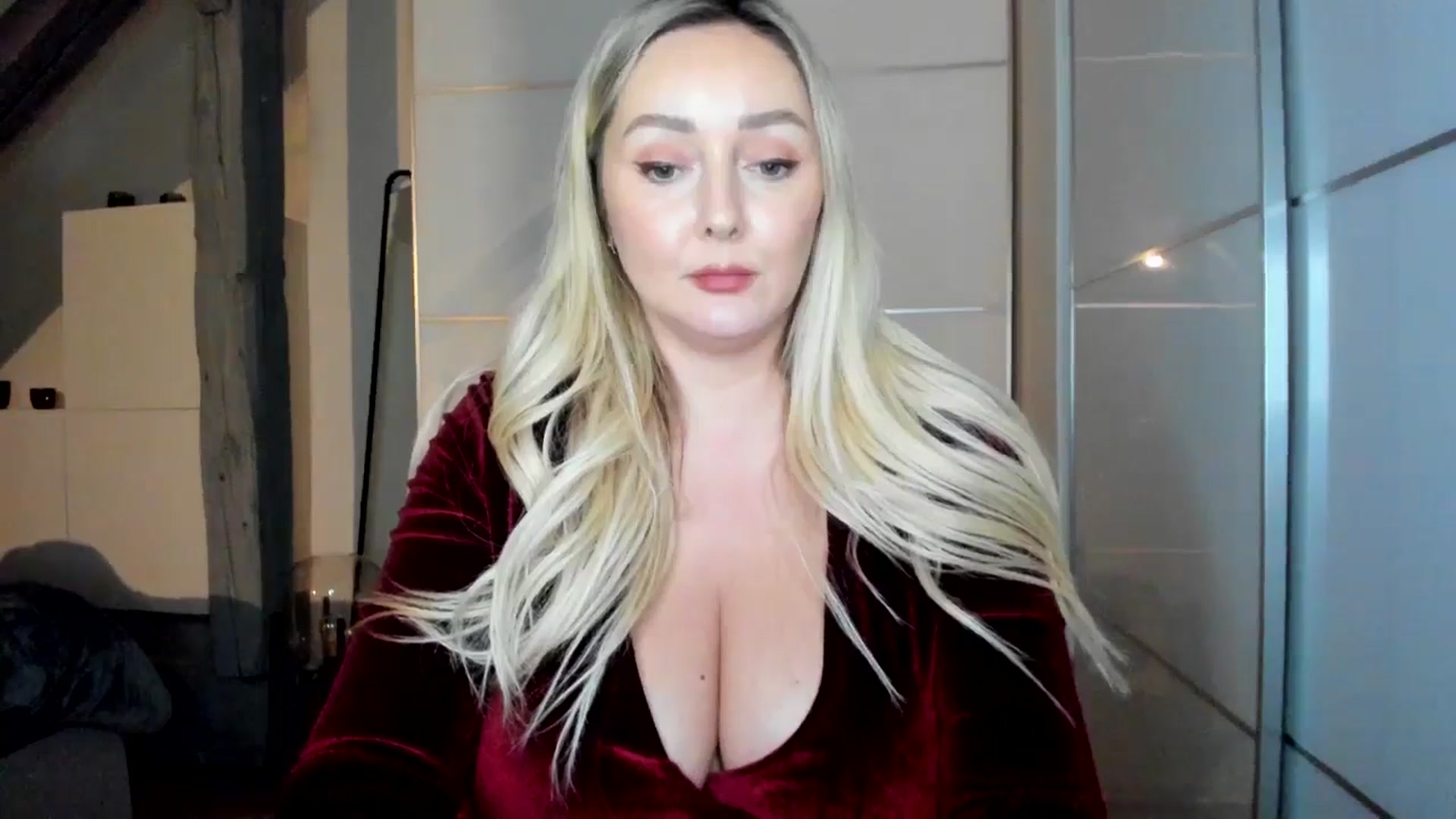 Gallery image thumbnail from Mi_Ha's myfreecams stream on, 12/01/2025, 18:35 image 13 of 20