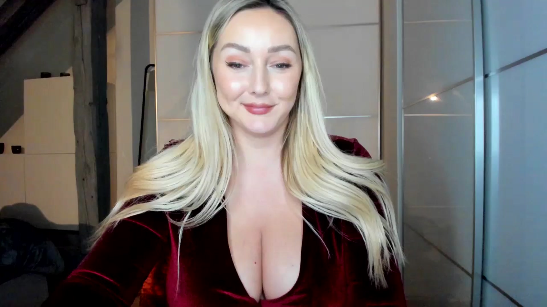 Gallery image thumbnail from Mi_Ha's myfreecams stream on, 12/01/2025, 18:35 image 18 of 20