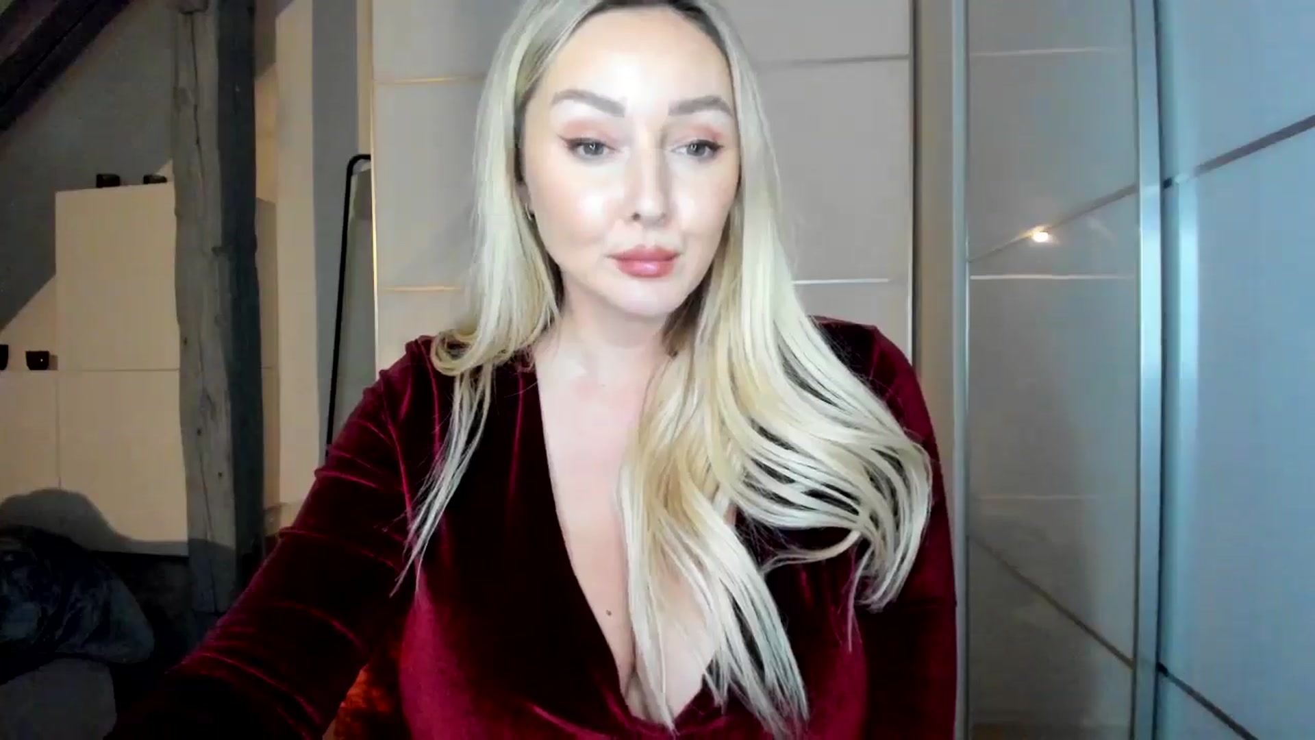 Gallery image thumbnail from Mi_Ha's myfreecams stream on, 12/01/2025, 18:35 image 4 of 20