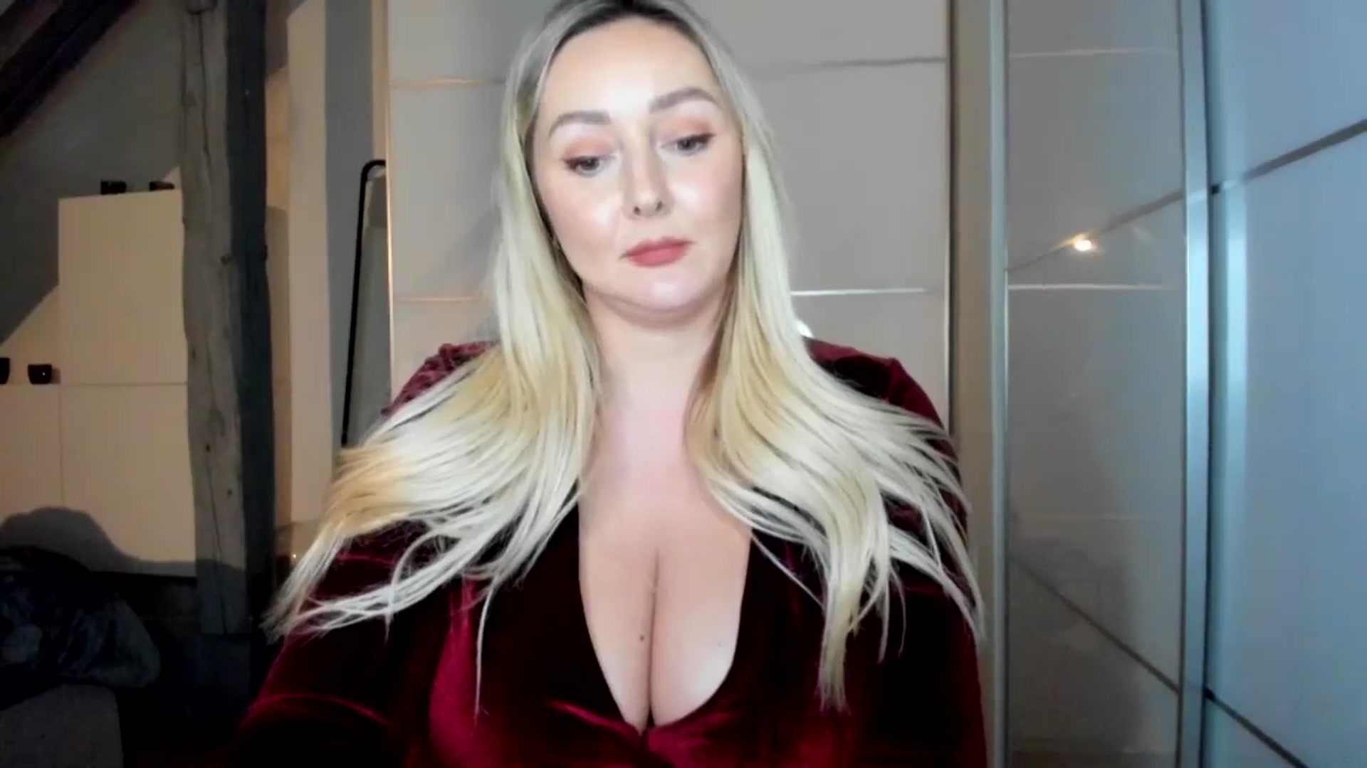 Gallery image thumbnail from Mi_Ha's myfreecams stream on, 12/01/2025, 18:35 image 19 of 20
