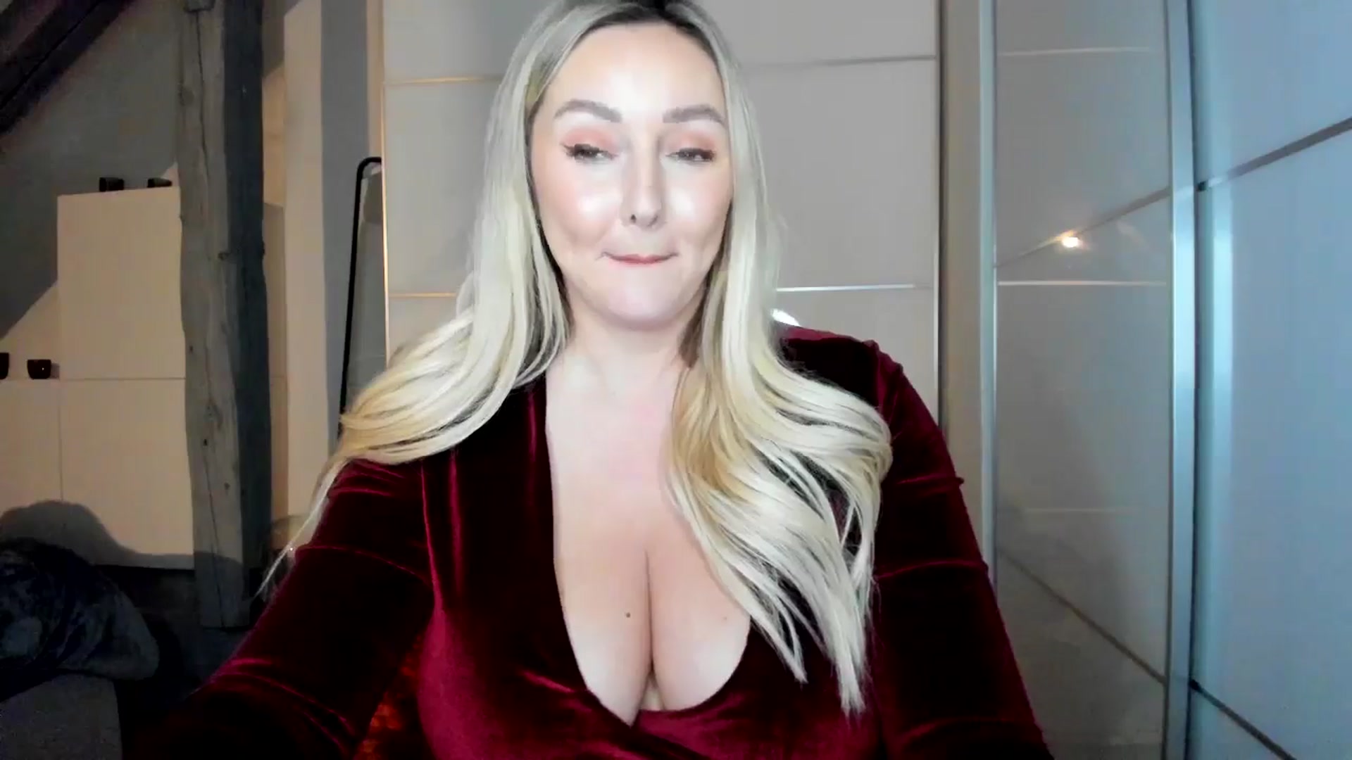 Gallery image thumbnail from Mi_Ha's myfreecams stream on, 12/01/2025, 18:35 image 7 of 20