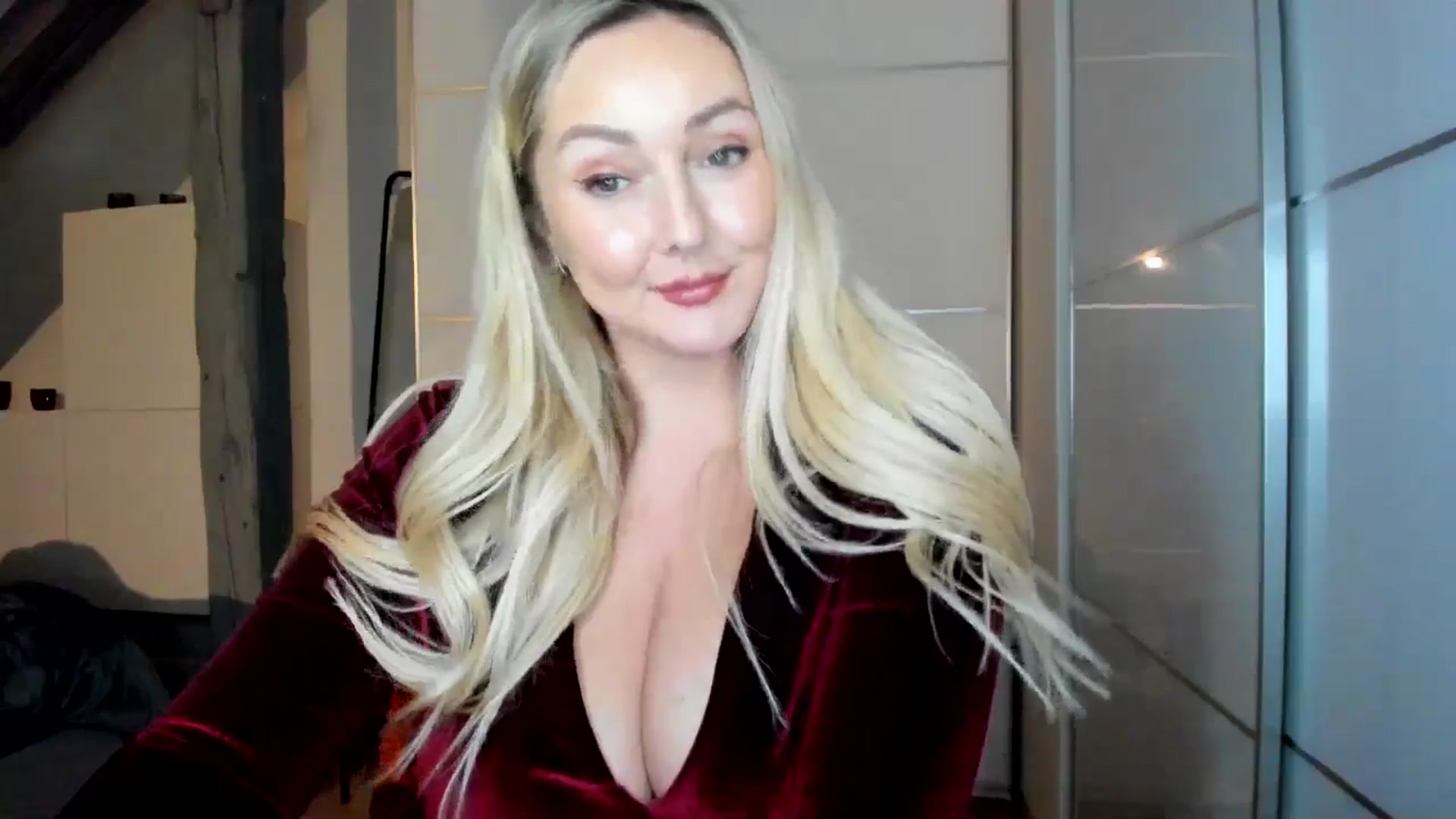 Gallery image thumbnail from Mi_Ha's myfreecams stream on, 12/01/2025, 18:35 image 11 of 20