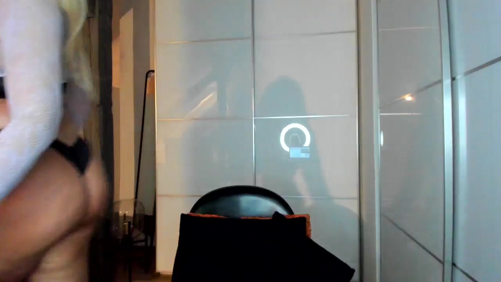 Gallery image thumbnail from Mi_Ha's myfreecams stream on, 12/02/2025, 17:00 image 4 of 20