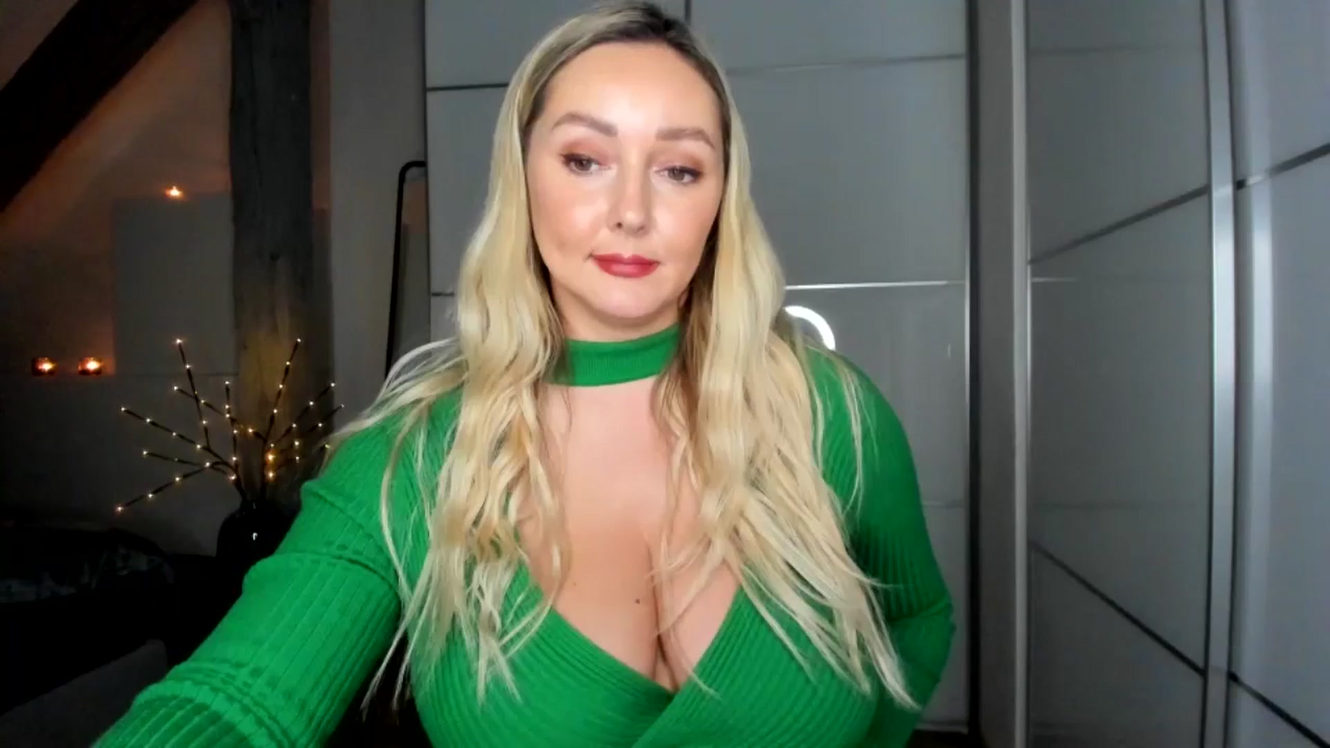 Gallery image thumbnail from Mi_Ha's myfreecams stream on, 12/06/2025, 16:48 image 16 of 20