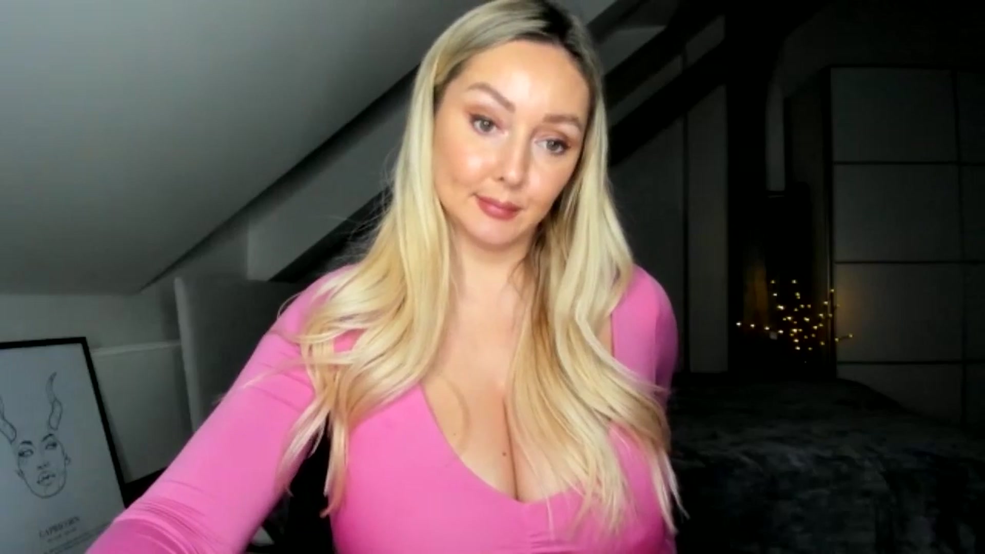 Gallery image thumbnail from Mi_Ha's myfreecams stream on, 12/09/2025, 15:48 image 10 of 20