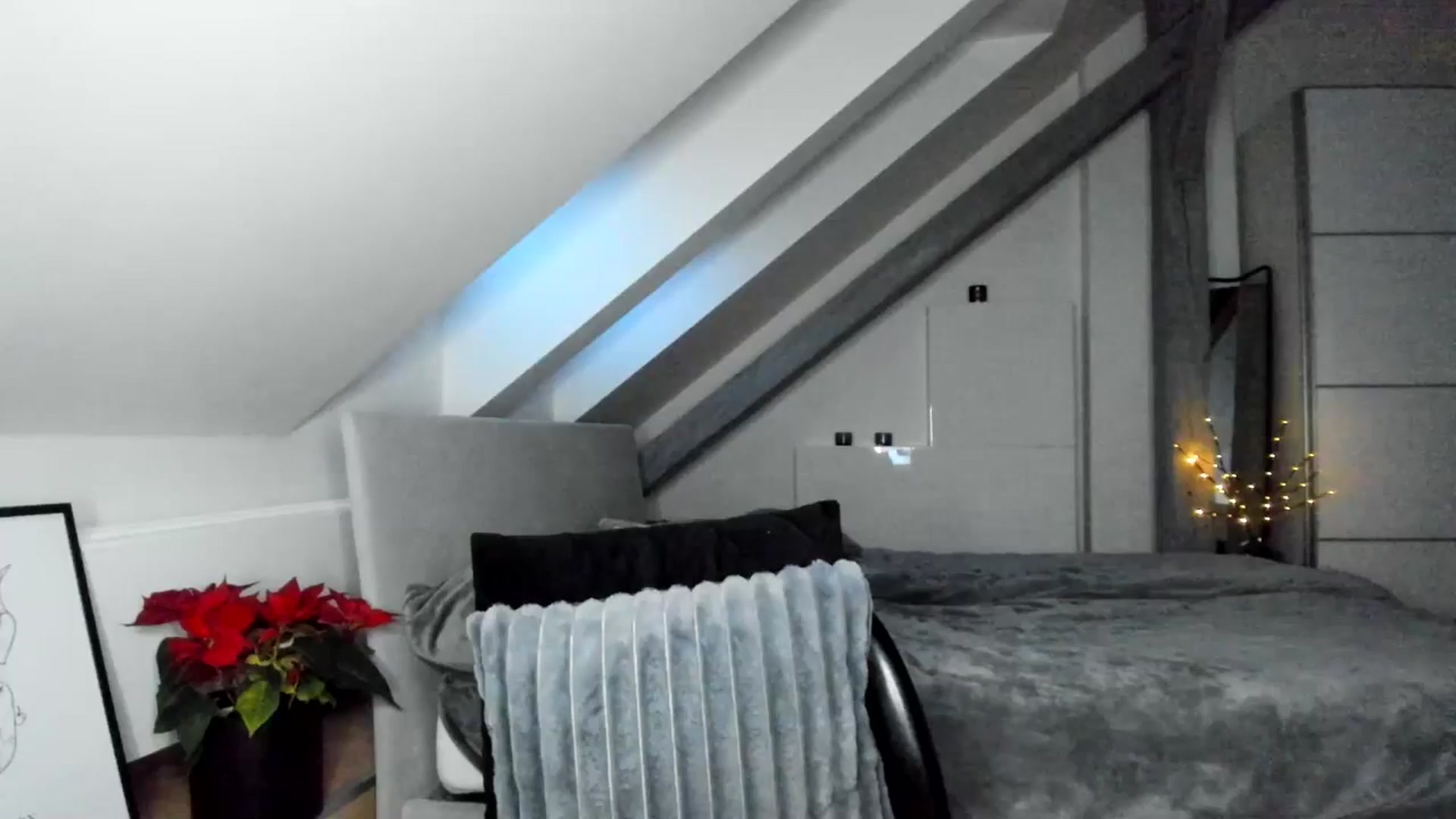 Gallery image thumbnail from Mi_Ha's myfreecams stream on, 12/11/2025, 16:46 image 2 of 20