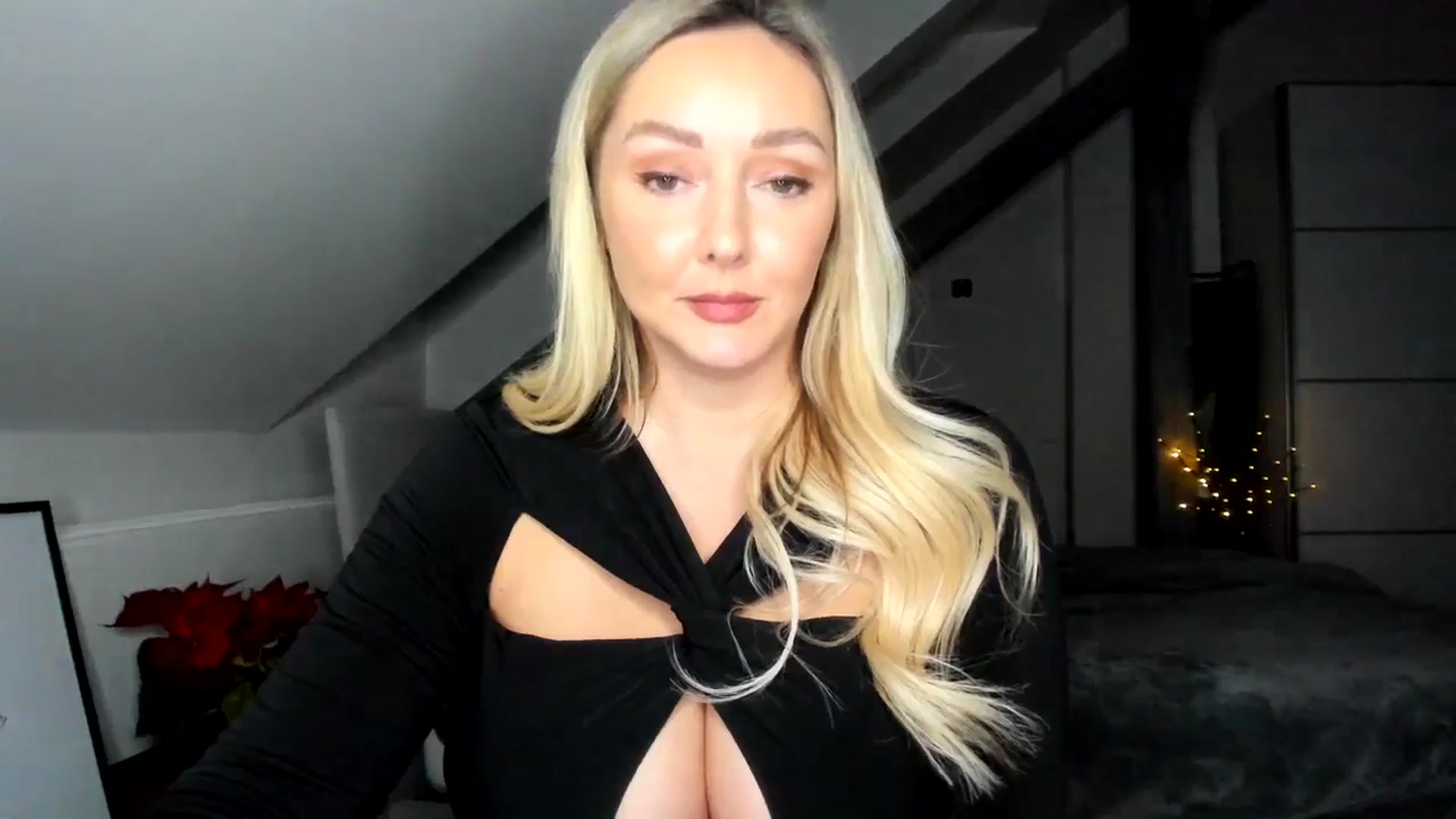 Gallery image thumbnail from Mi_Ha's myfreecams stream on, 12/11/2025, 16:46 image 7 of 20