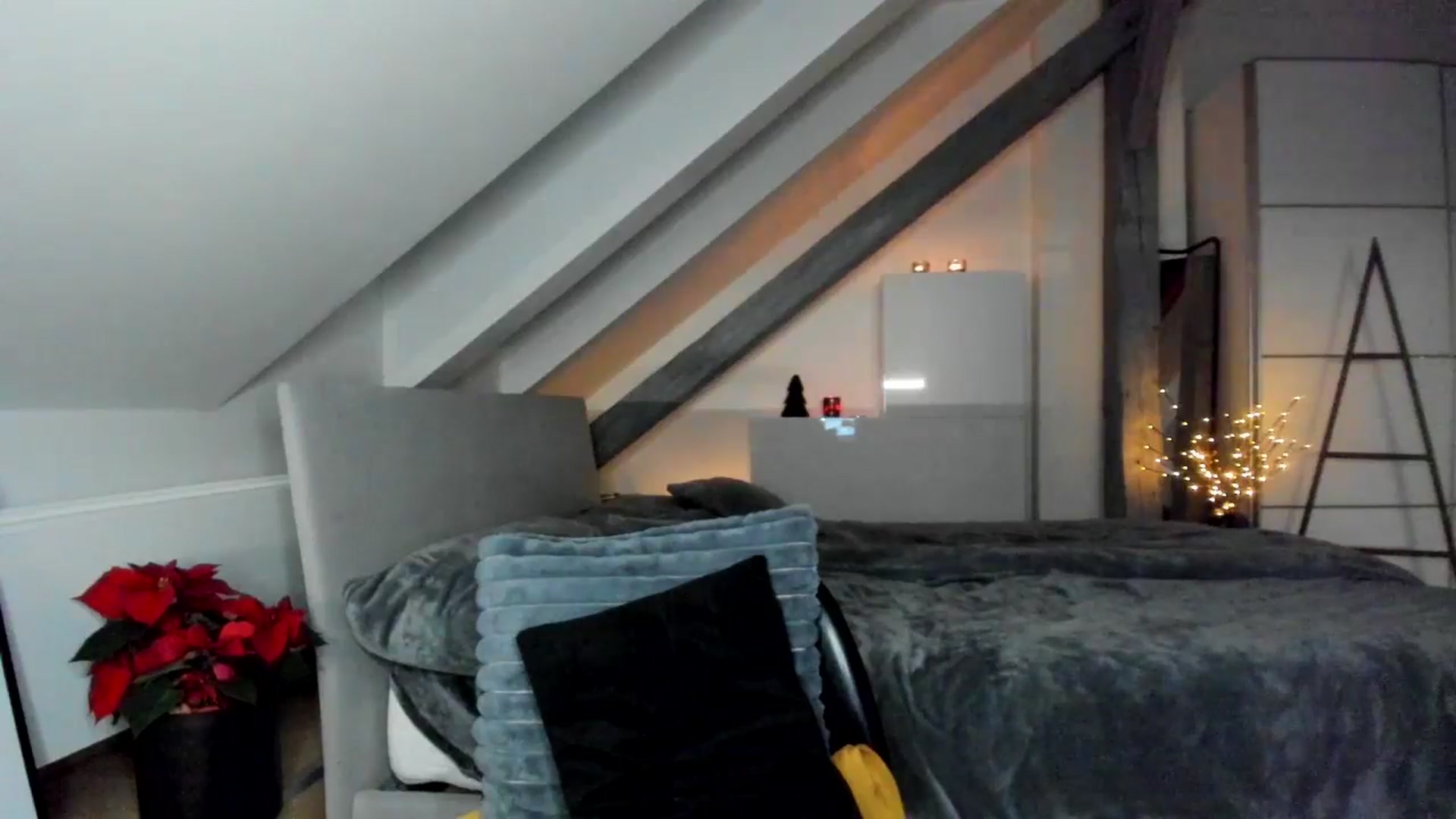 Gallery image thumbnail from Mi_Ha's myfreecams stream on, 12/14/2025, 16:55 image 19 of 20