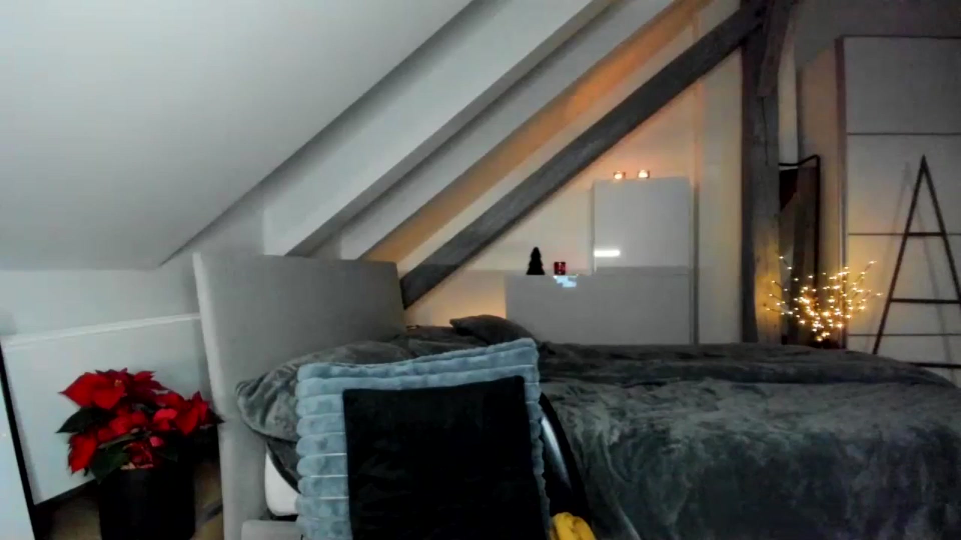 Gallery image thumbnail from Mi_Ha's myfreecams stream on, 12/14/2025, 16:55 image 10 of 20