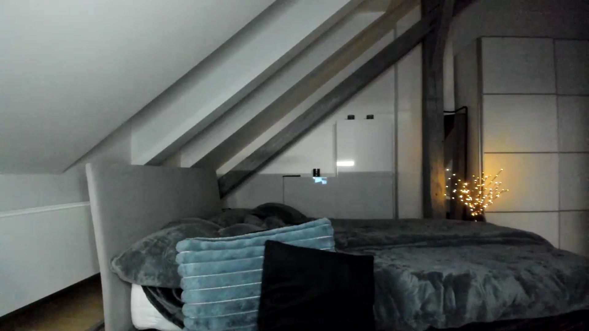 Gallery image thumbnail from Mi_Ha's myfreecams stream on, 12/16/2025, 17:52 image 4 of 20