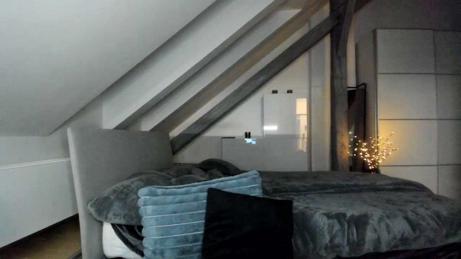Gallery image thumbnail from Mi_Ha's myfreecams stream on, 12/16/2025, 17:52 image 8 of 20