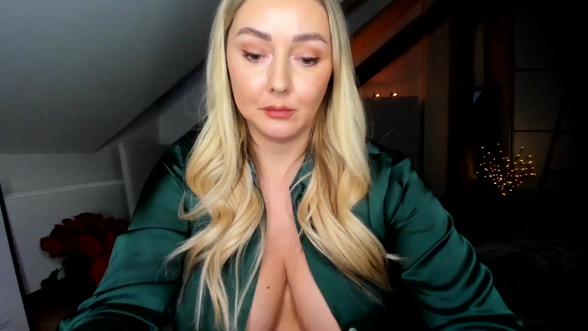 Gallery image thumbnail from Mi_Ha's myfreecams stream on, 12/19/2025, 18:36 image 3 of 20