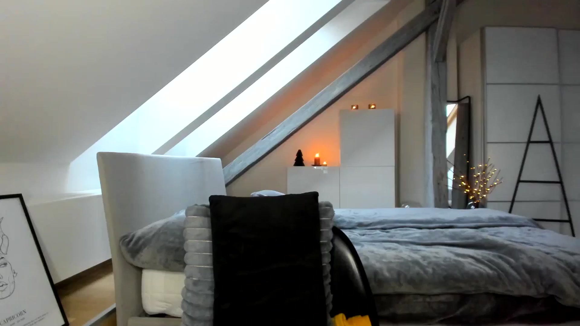 Gallery image thumbnail from Mi_Ha's myfreecams stream on, 12/22/2025, 14:05 image 17 of 20