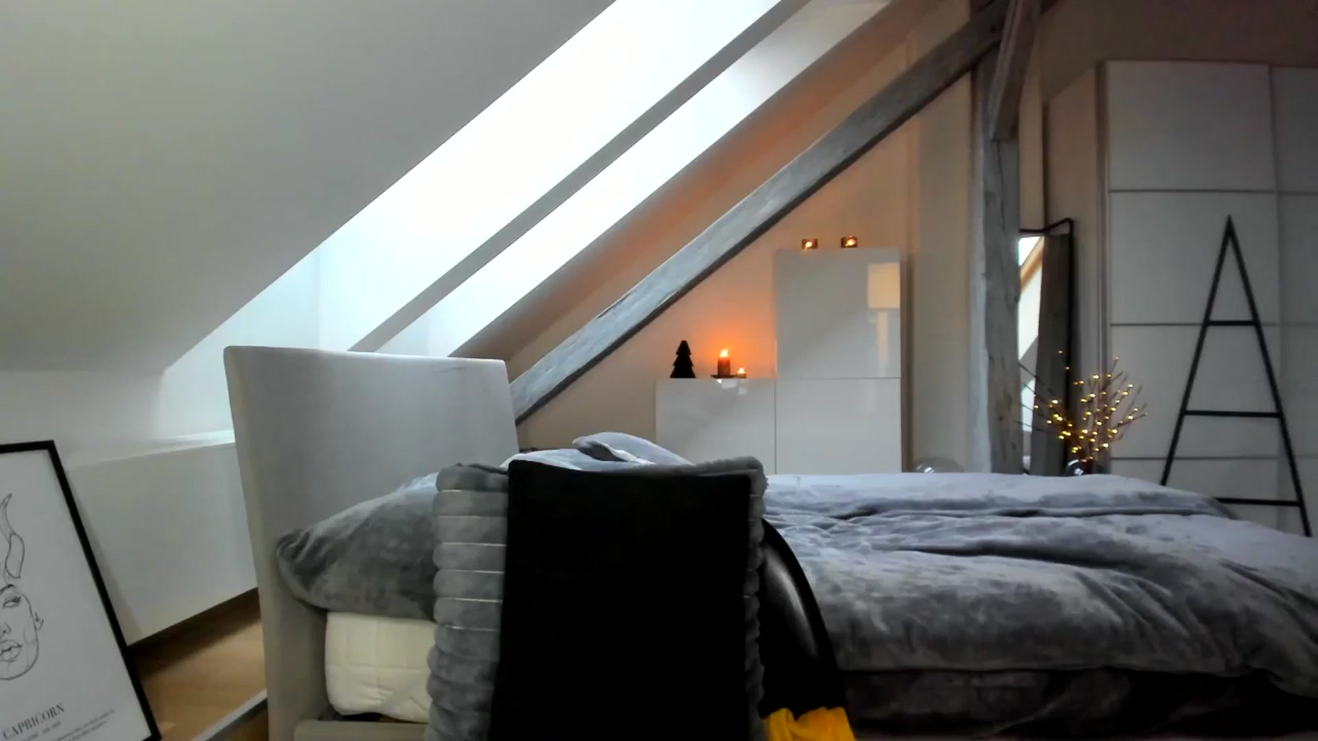 Gallery image thumbnail from Mi_Ha's myfreecams stream on, 12/22/2025, 14:05 image 12 of 20
