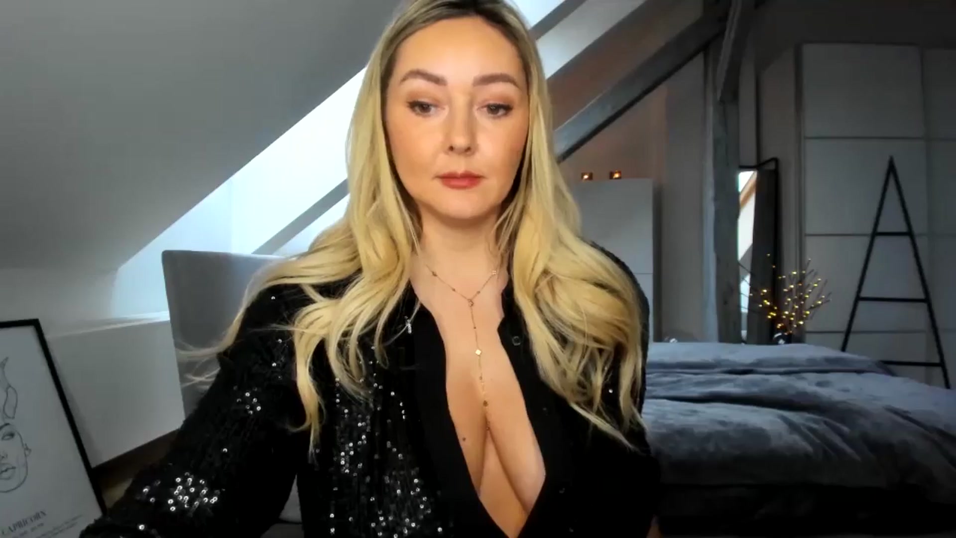 Gallery image thumbnail from Mi_Ha's myfreecams stream on, 12/22/2025, 14:05 image 6 of 20