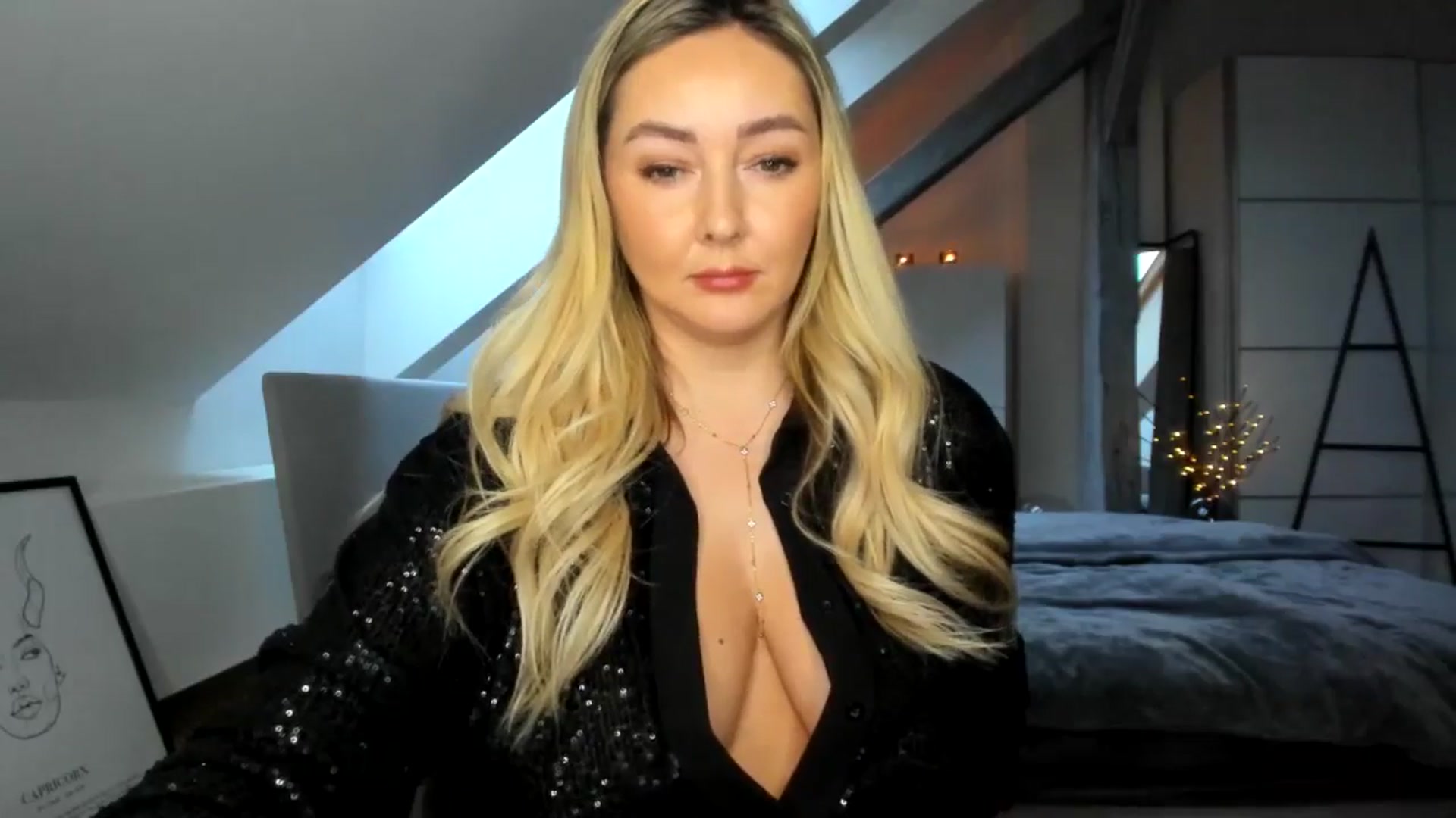 Gallery image thumbnail from Mi_Ha's myfreecams stream on, 12/22/2025, 14:19 image 13 of 20