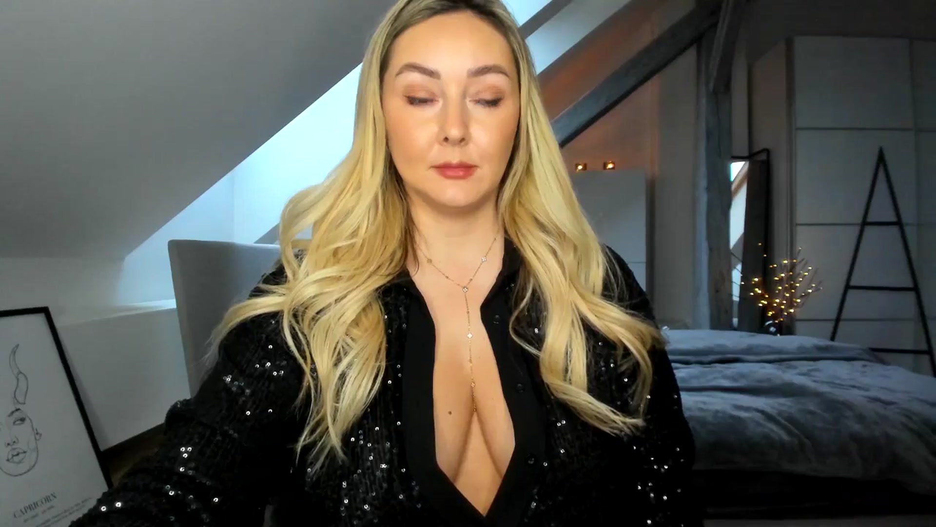 Gallery image thumbnail from Mi_Ha's myfreecams stream on, 12/22/2025, 14:19 image 4 of 20
