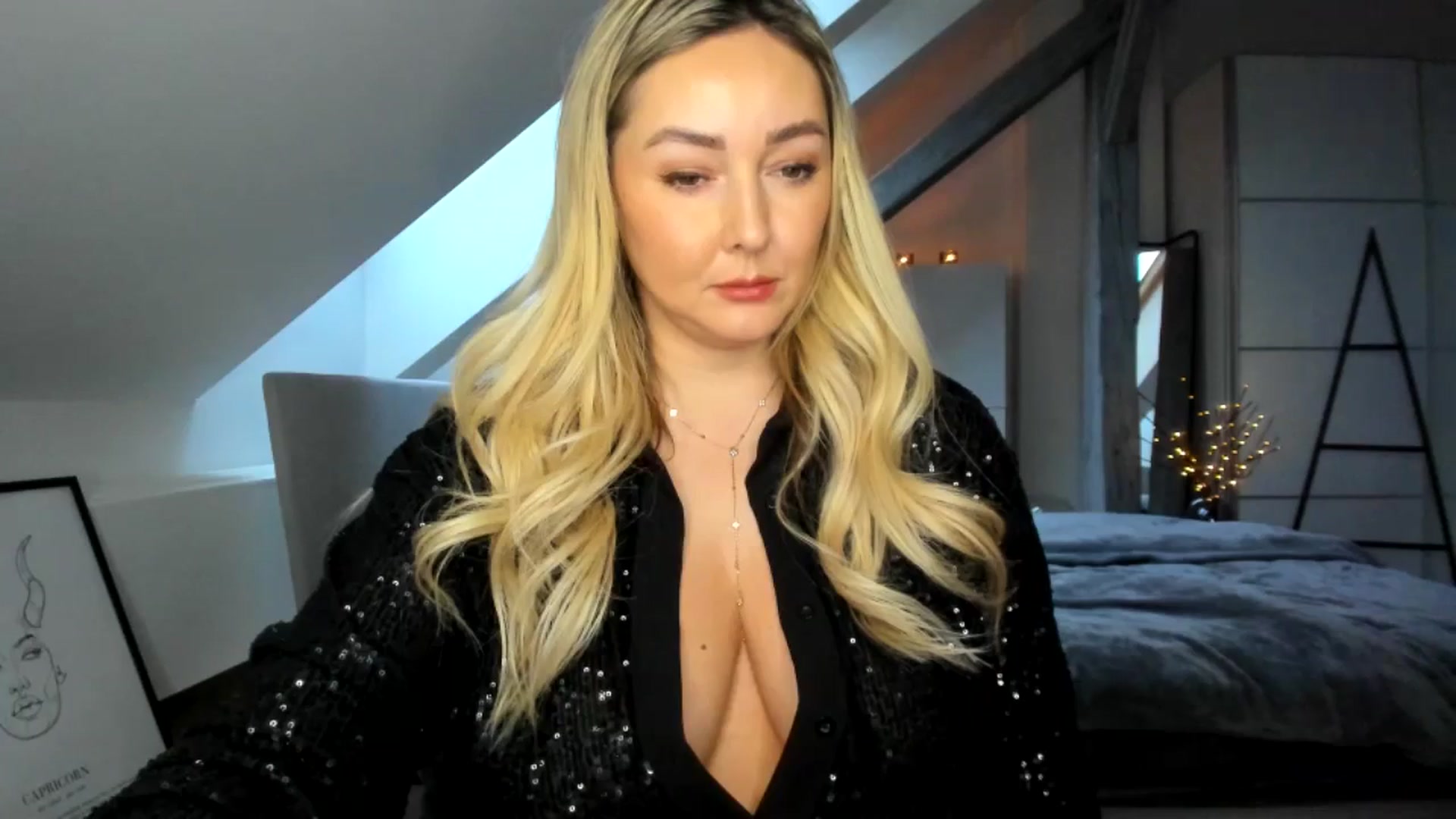 Gallery image thumbnail from Mi_Ha's myfreecams stream on, 12/22/2025, 14:19 image 12 of 20