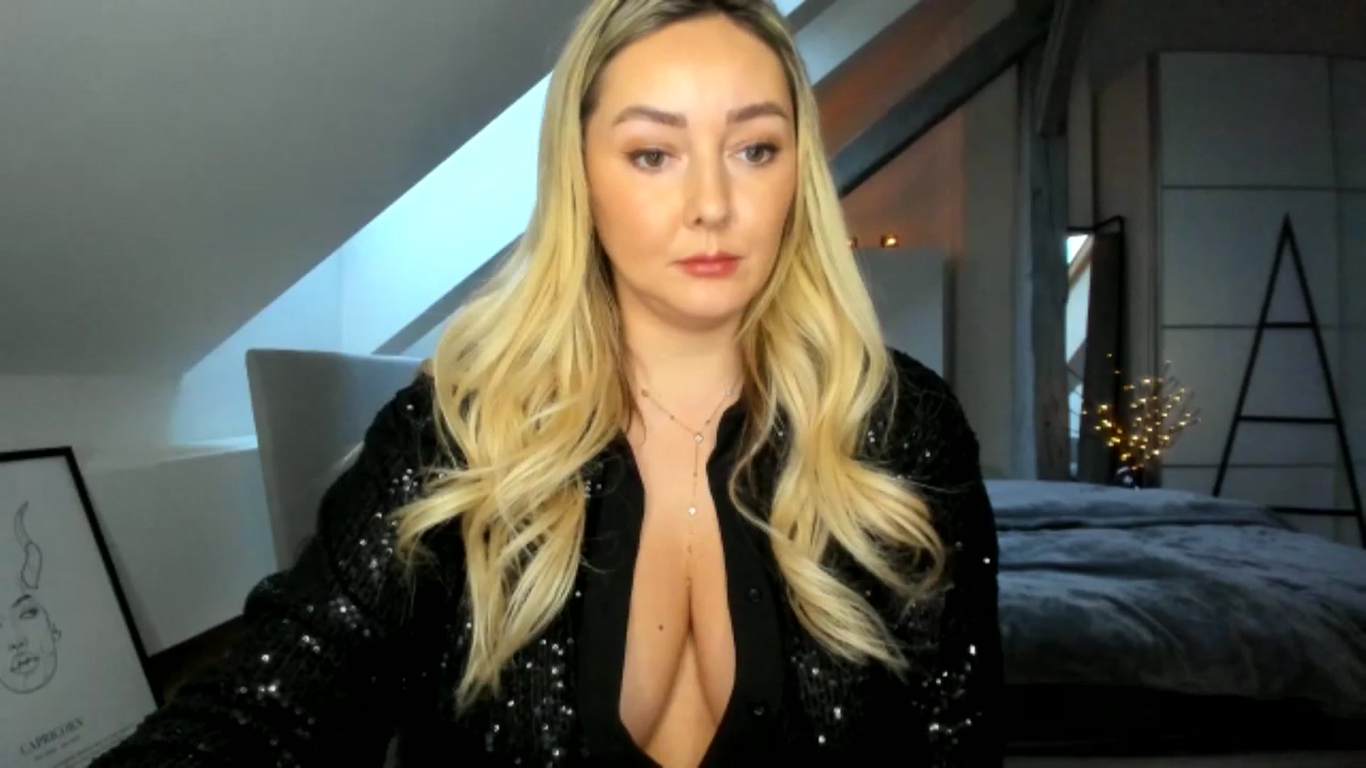 Gallery image thumbnail from Mi_Ha's myfreecams stream on, 12/22/2025, 14:19 image 17 of 20