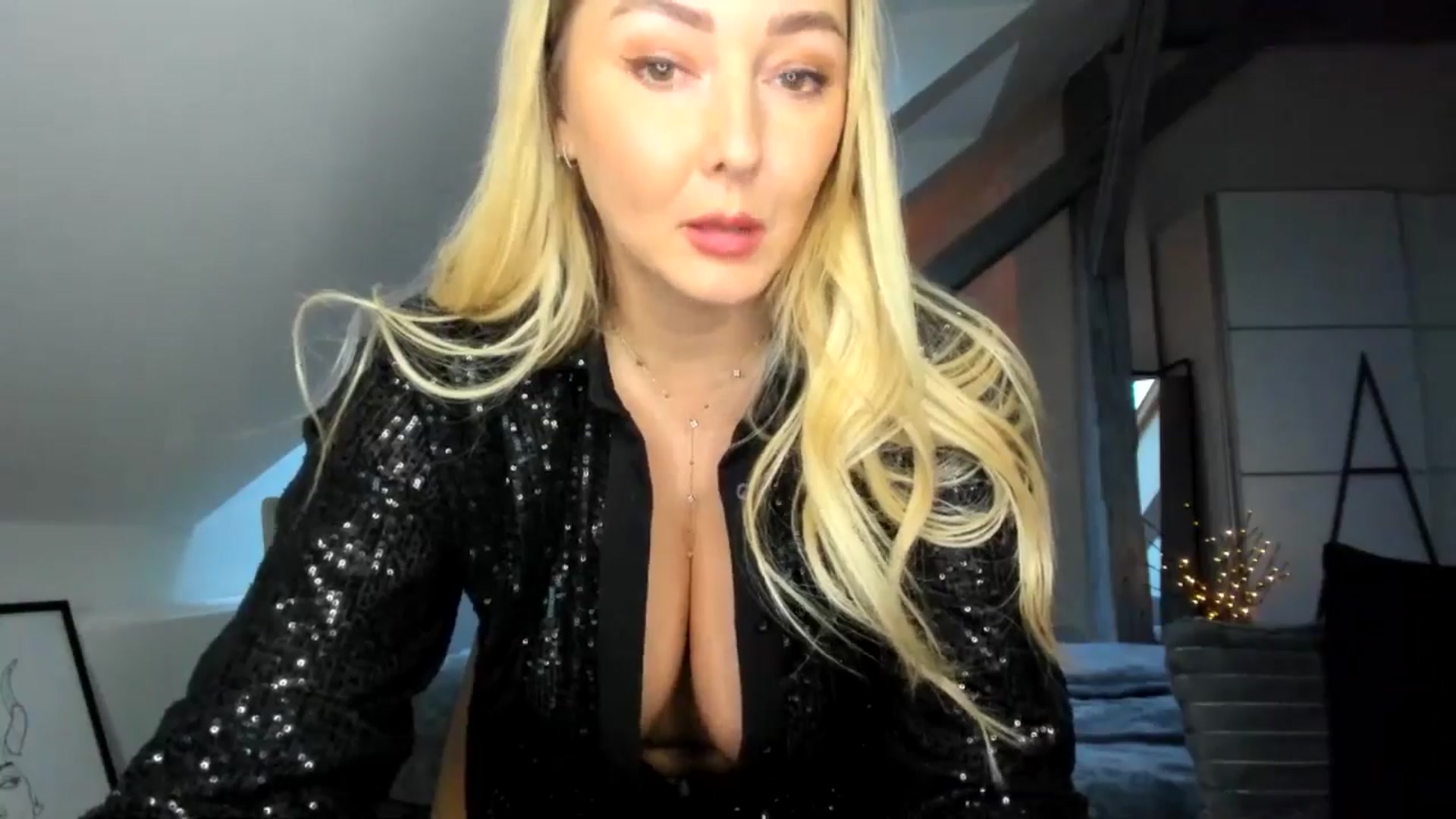 Gallery image thumbnail from Mi_Ha's myfreecams stream on, 12/22/2025, 14:43 image 10 of 20