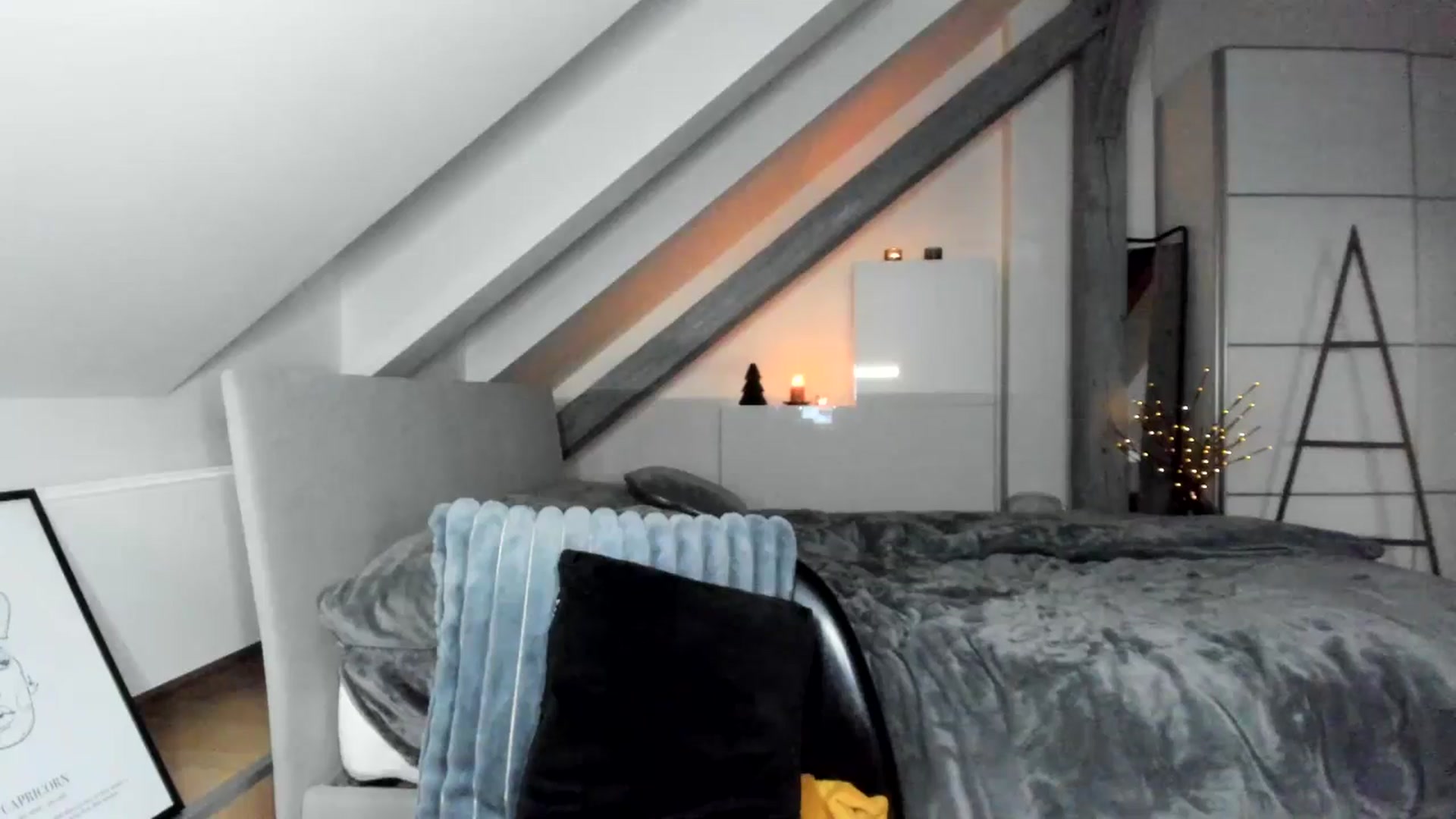 Gallery image thumbnail from Mi_Ha's myfreecams stream on, 12/23/2025, 16:29 image 12 of 20