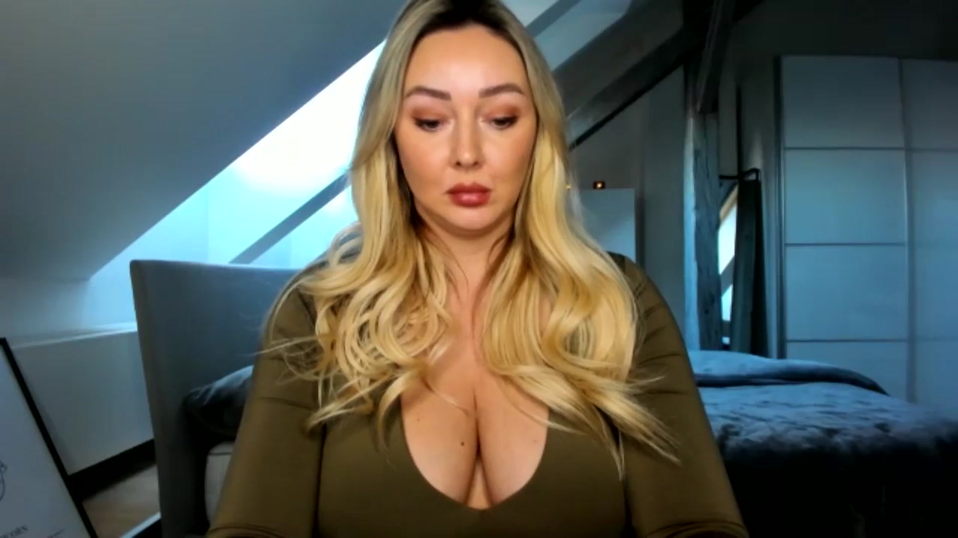 Gallery image thumbnail from Mi_Ha's myfreecams stream on, 12/27/2025, 14:46 image 12 of 20