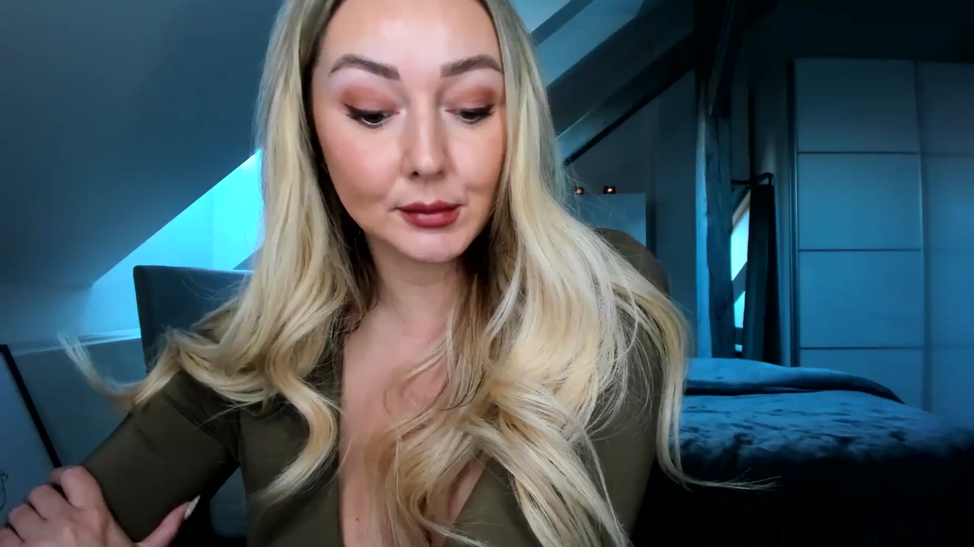 Gallery image thumbnail from Mi_Ha's myfreecams stream on, 12/27/2025, 14:46 image 7 of 20