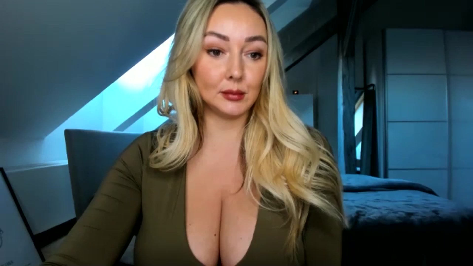 Gallery image thumbnail from Mi_Ha's myfreecams stream on, 12/27/2025, 14:46 image 10 of 20