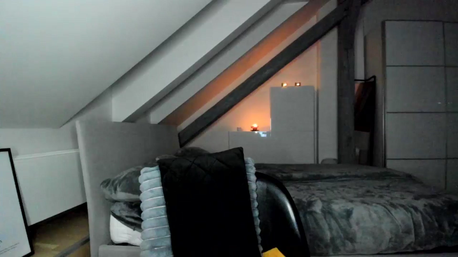 Gallery image thumbnail from Mi_Ha's myfreecams stream on, 12/29/2025, 17:13 image 11 of 20
