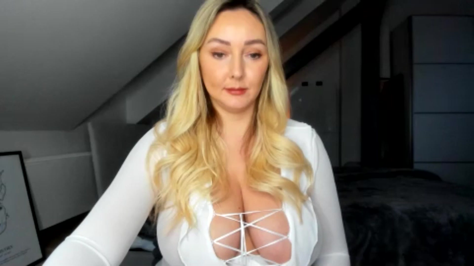 Gallery image thumbnail from Mi_Ha's myfreecams stream on, 12/30/2025, 14:48 image 2 of 20